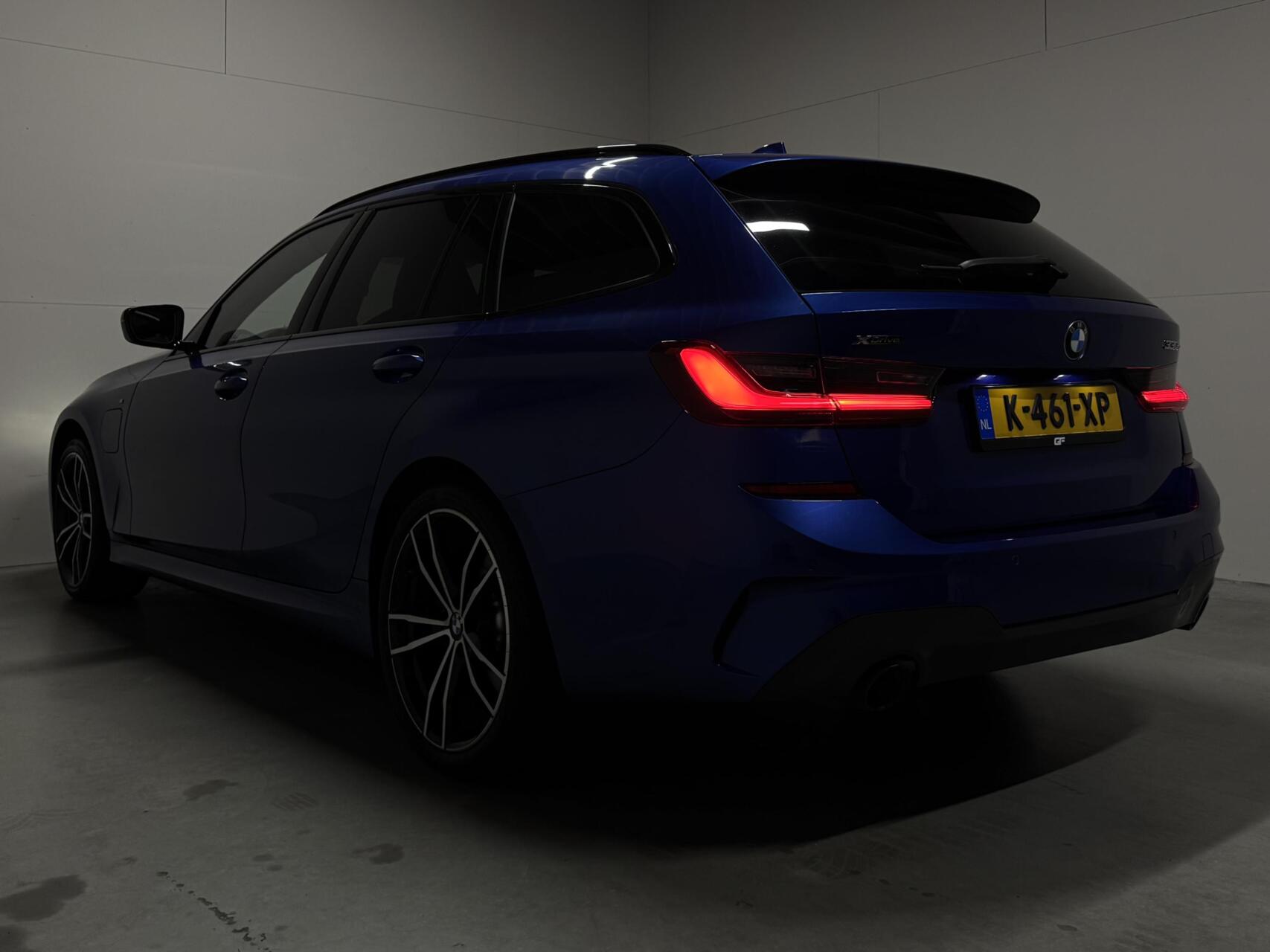 Foto van BMW 330e xDrive