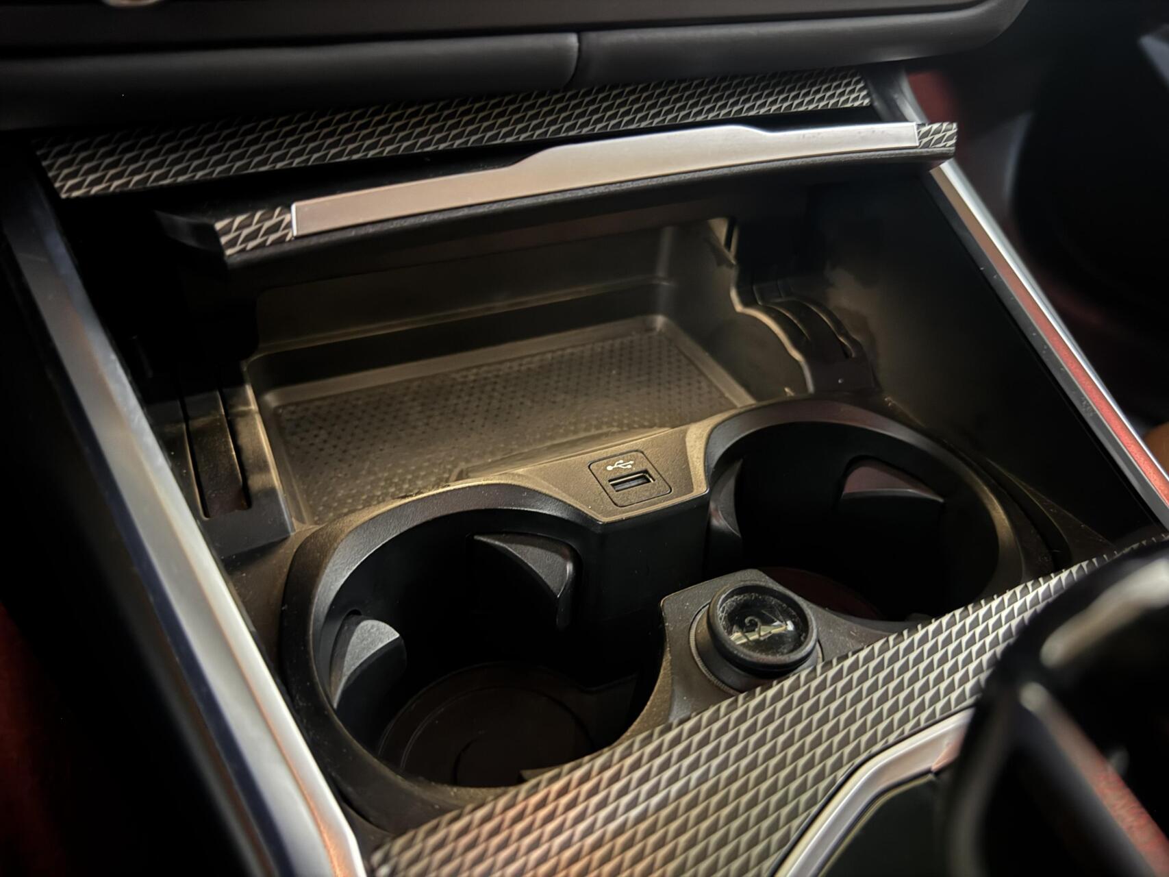 Foto van BMW 330e xDrive