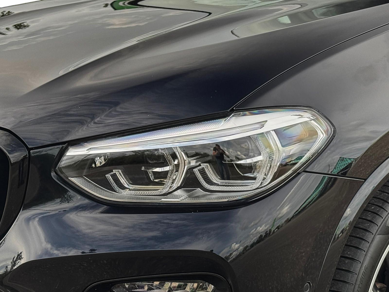 Foto van BMW X3 Xdrive20i