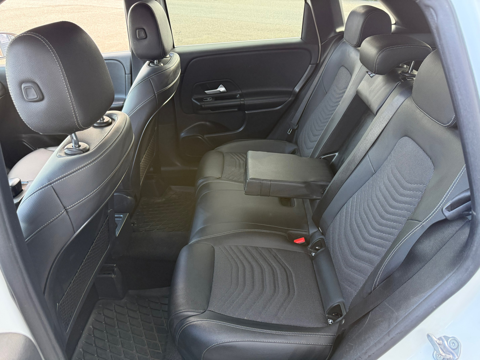 Foto van Mercedes-Benz B 200 D