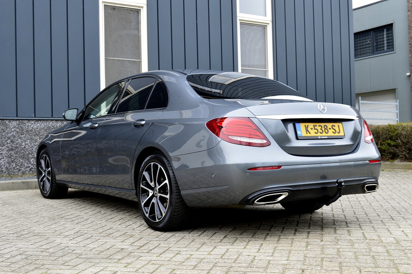 Foto van Mercedes-Benz E 200
