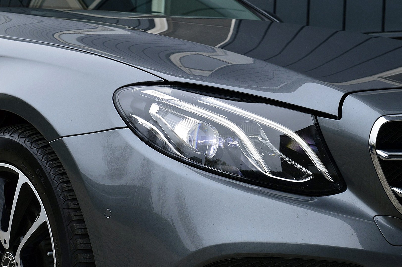 Foto van Mercedes-Benz E 200