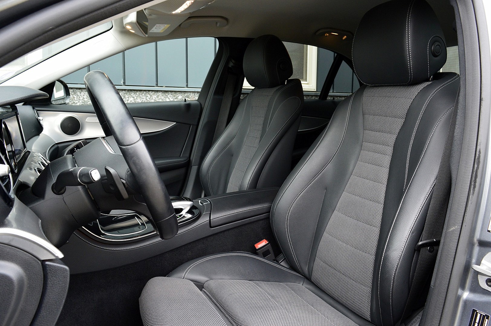 Foto van Mercedes-Benz E 200