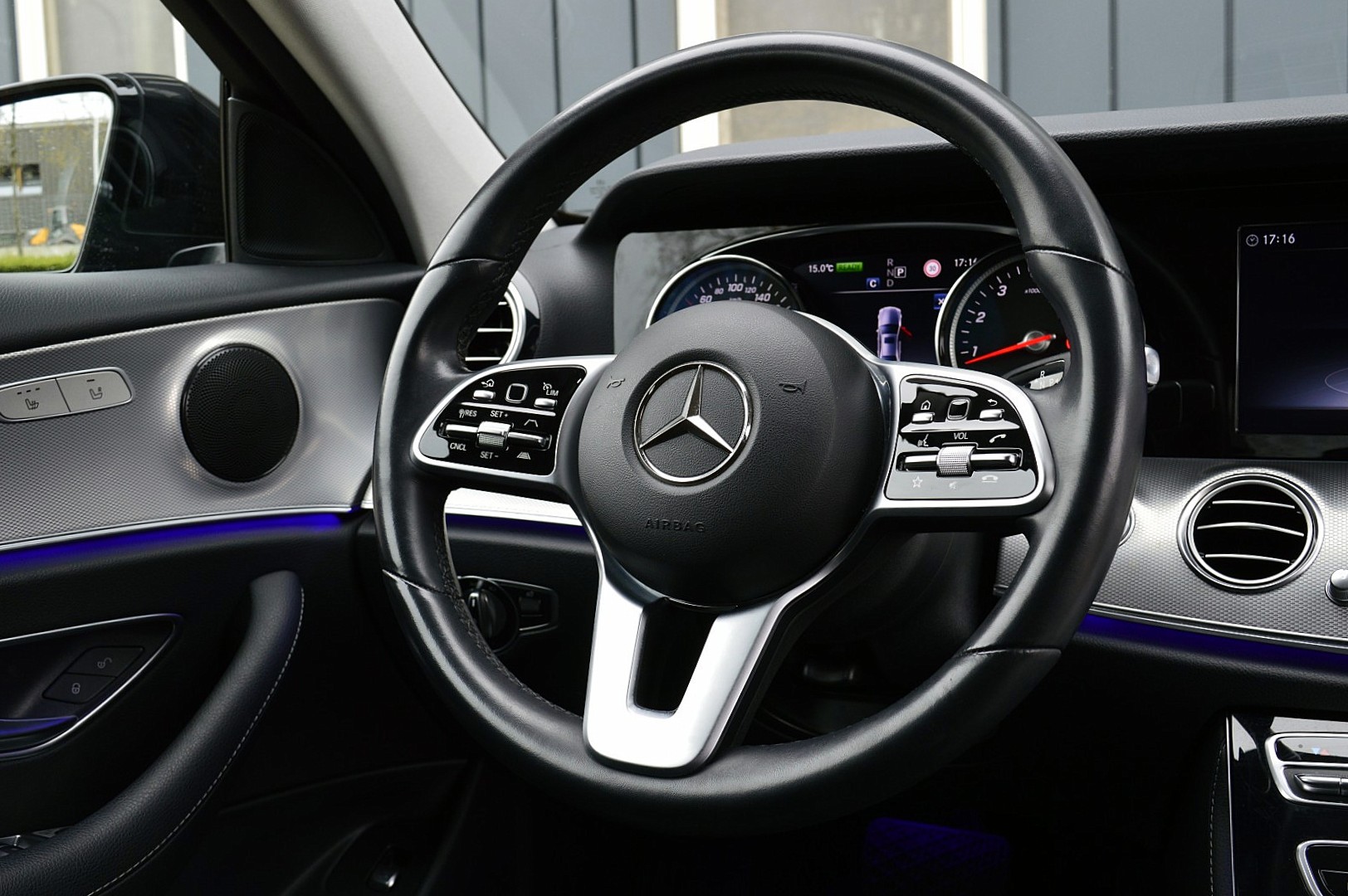 Foto van Mercedes-Benz E 200