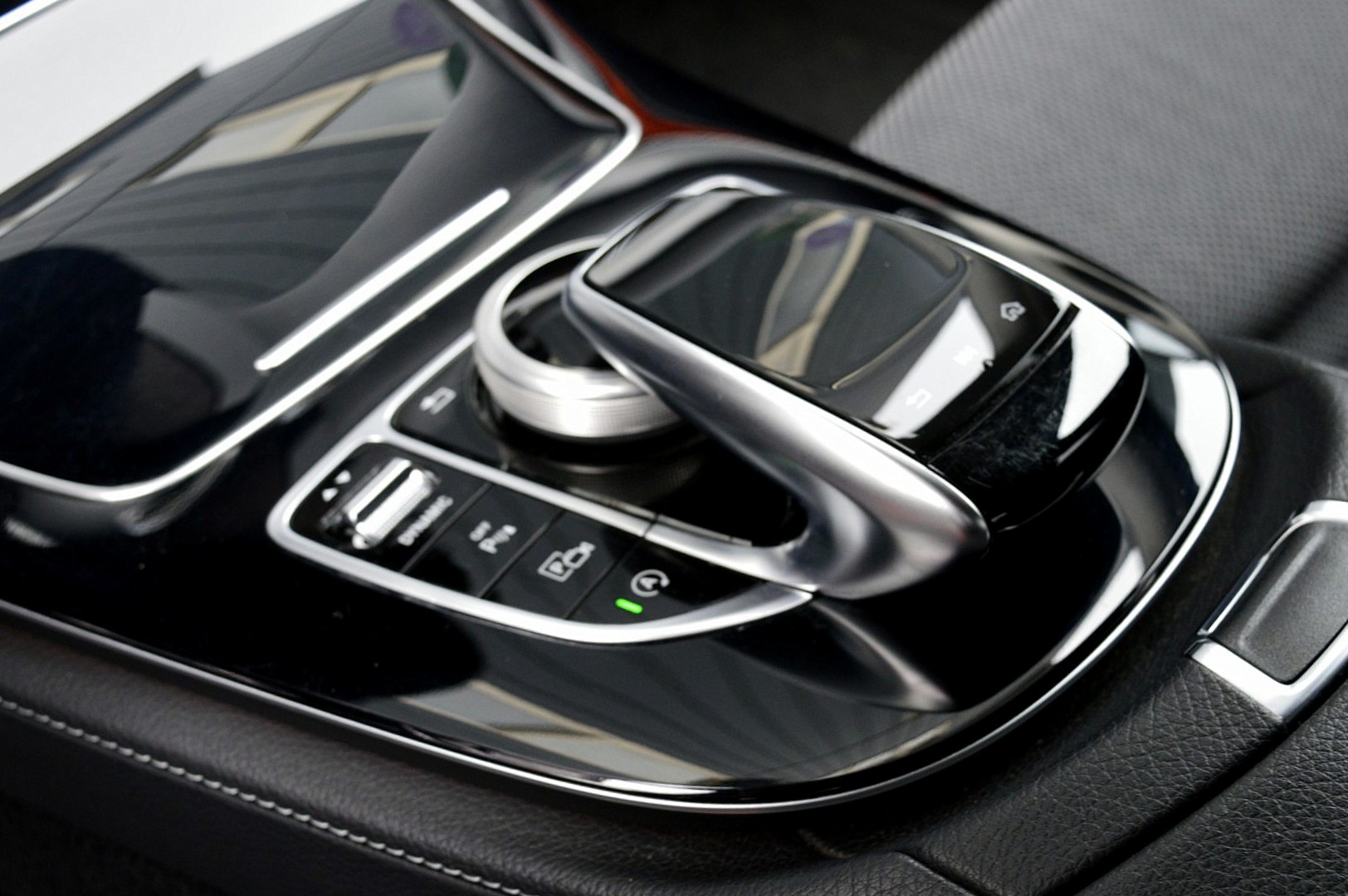 Foto van Mercedes-Benz E 200