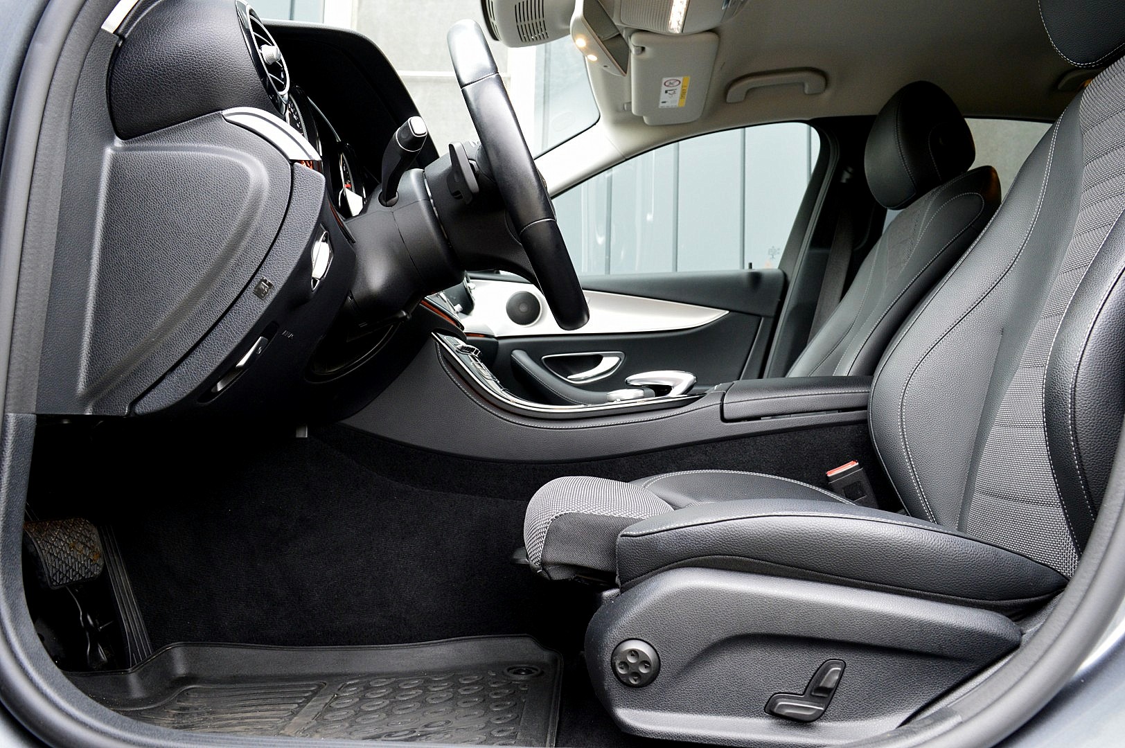 Foto van Mercedes-Benz E 200