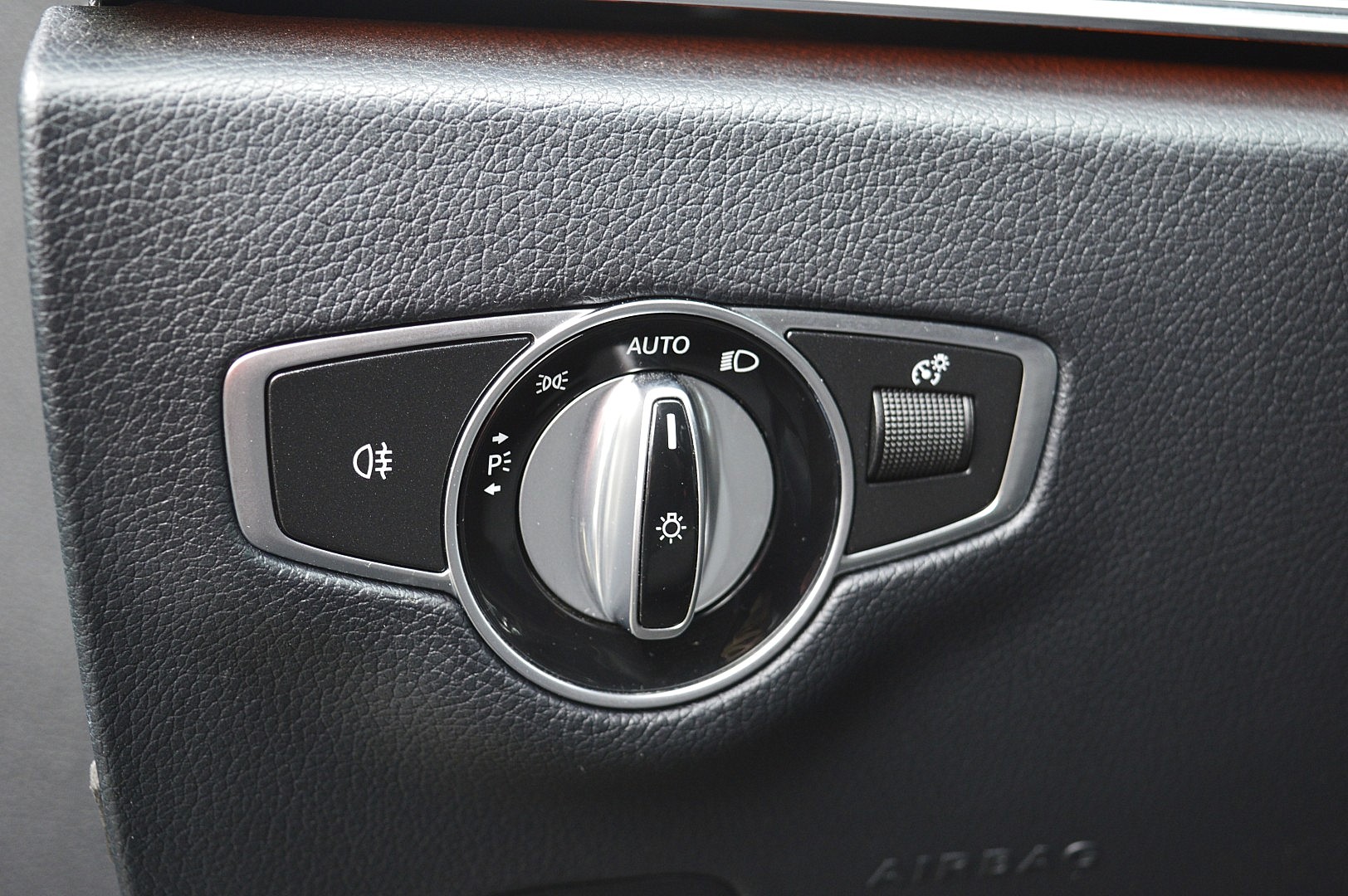 Foto van Mercedes-Benz E 200