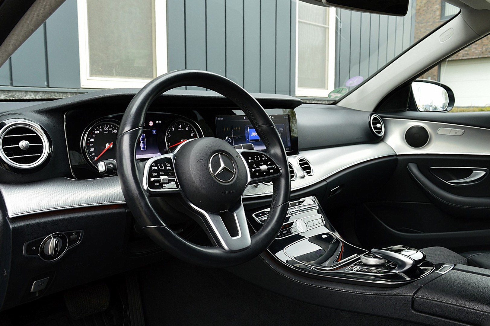 Foto van Mercedes-Benz E 200