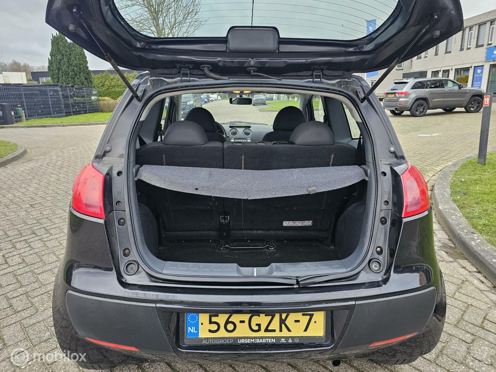 Foto van Mitsubishi Colt