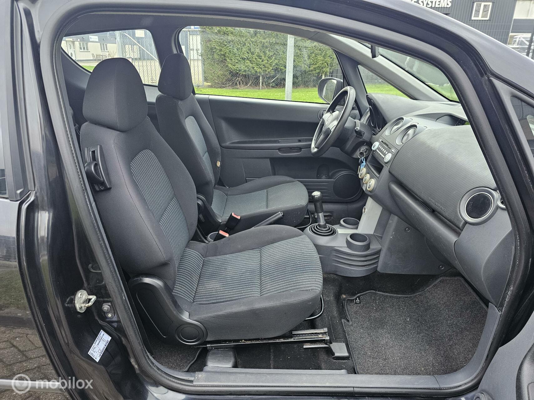 Foto van Mitsubishi Colt