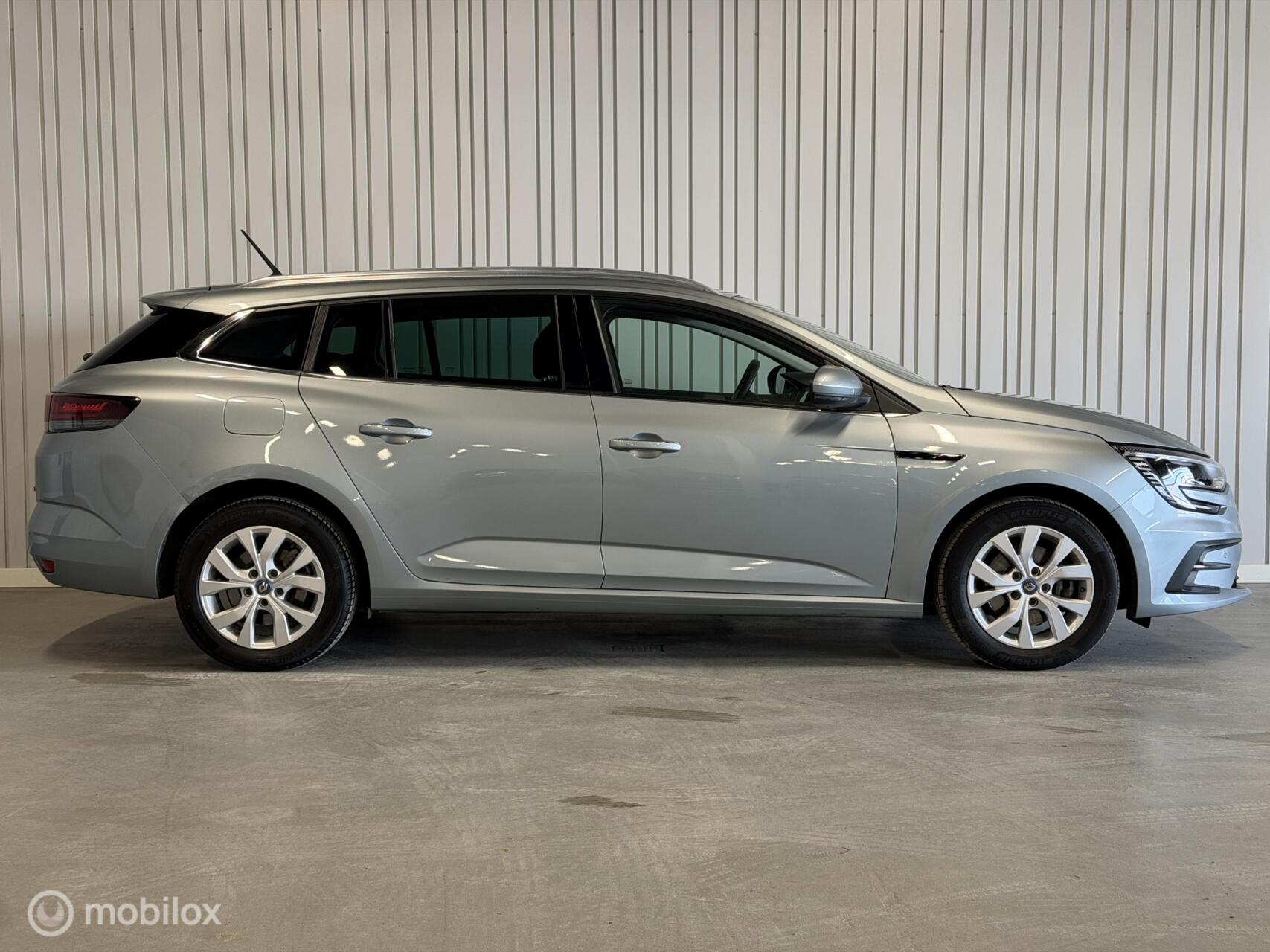 Foto van Renault Megane E-tech Plug-in Hybrid
