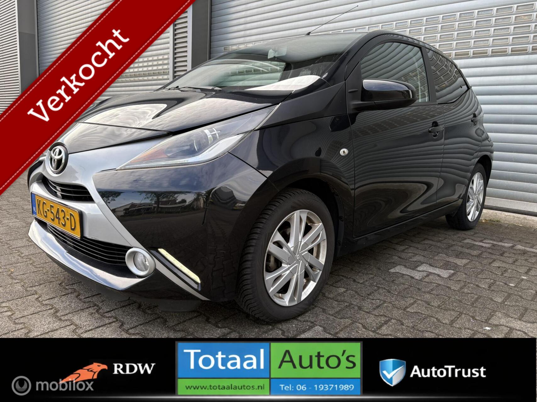 Toyota Toyota Aygo 1.0 VVT-i x-sport*NAVIGATIE*EERSTE EIGENAAR* 2016 - voorkant