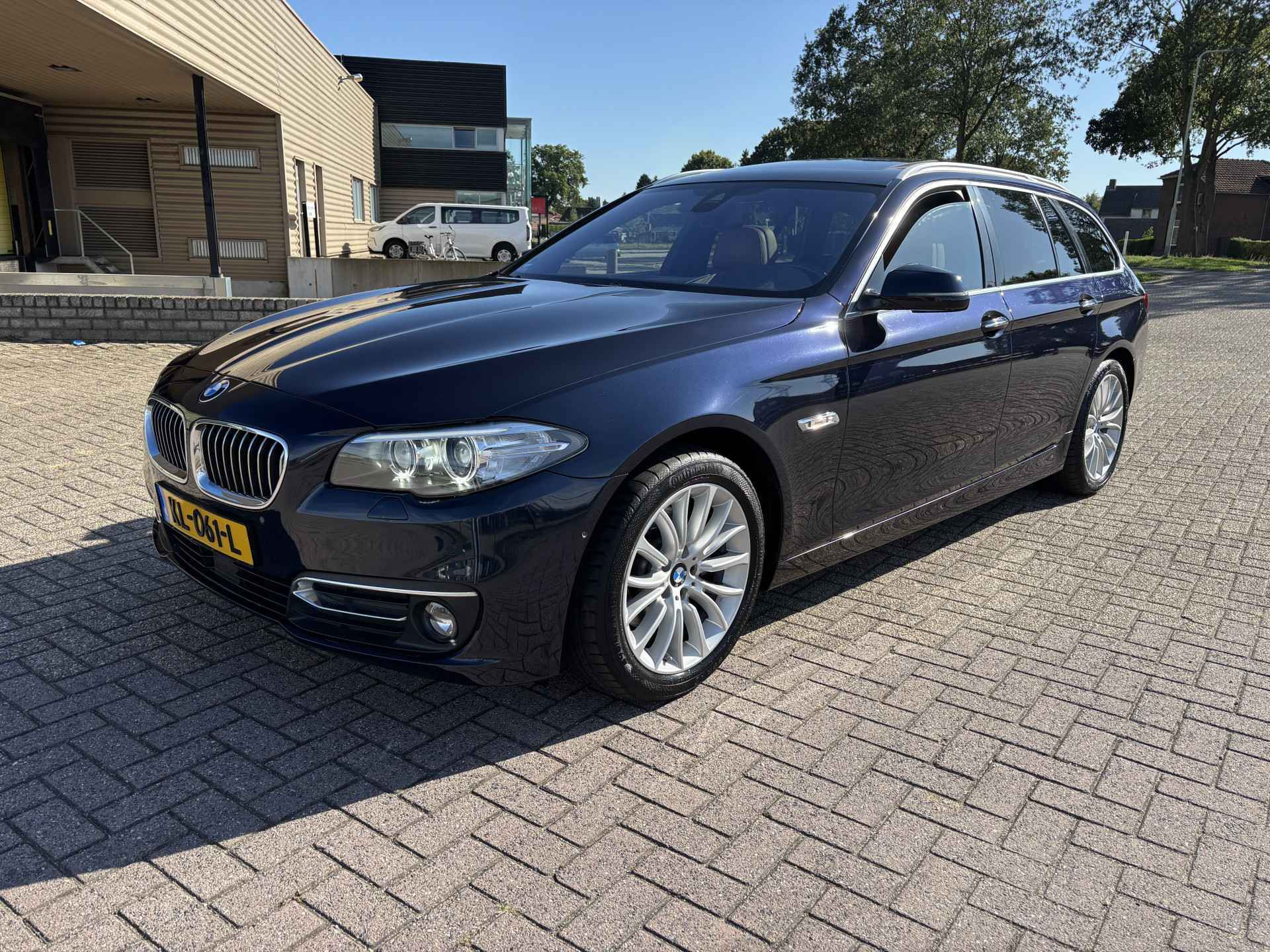 BMW 520i 520i Luxury Edition 2016 - voorkant
