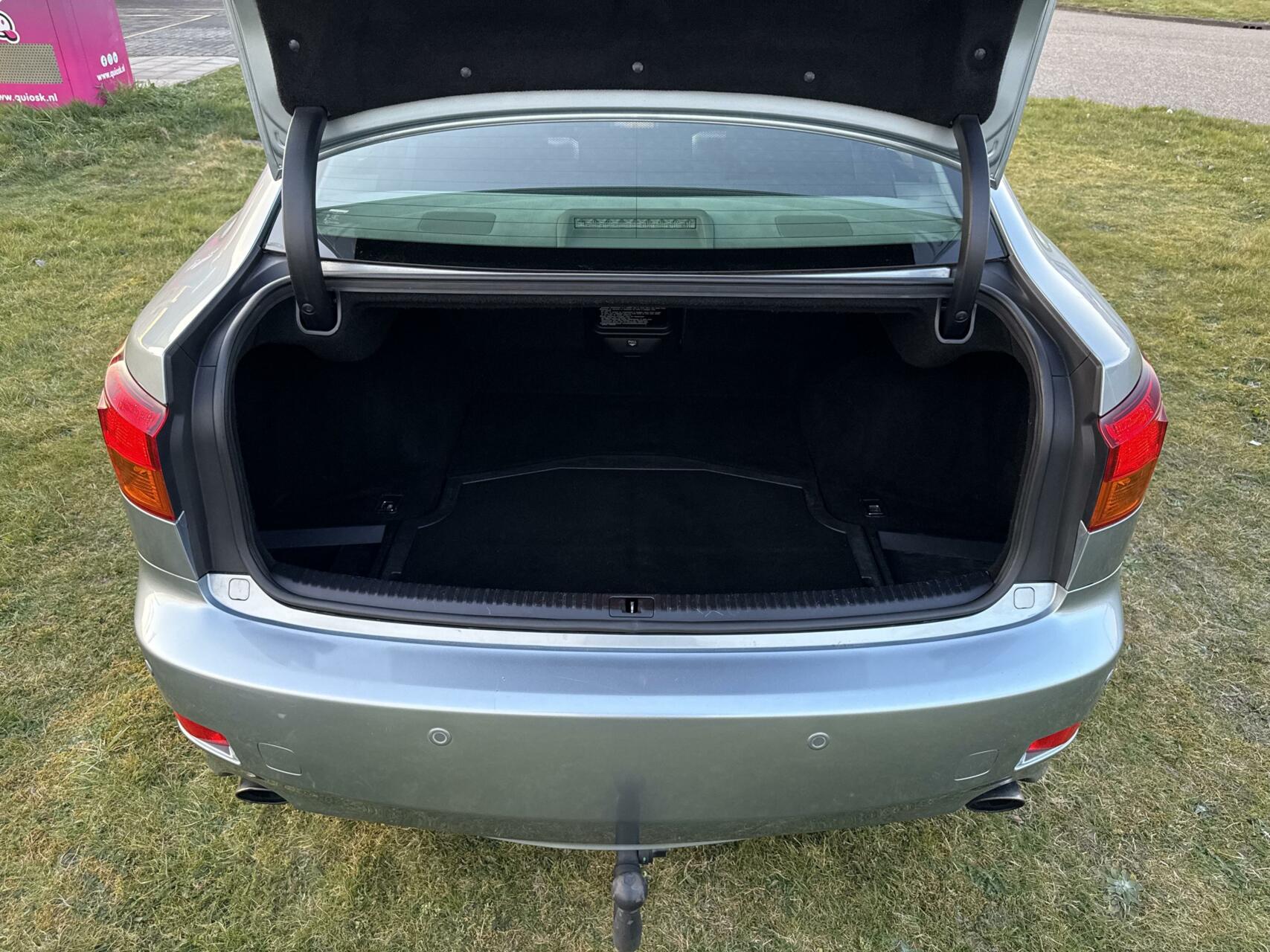 Foto van Lexus Is