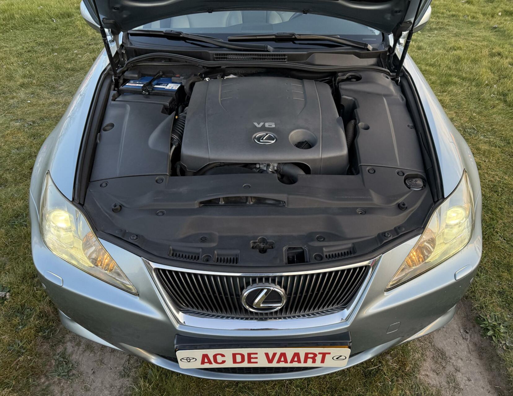 Foto van Lexus Is