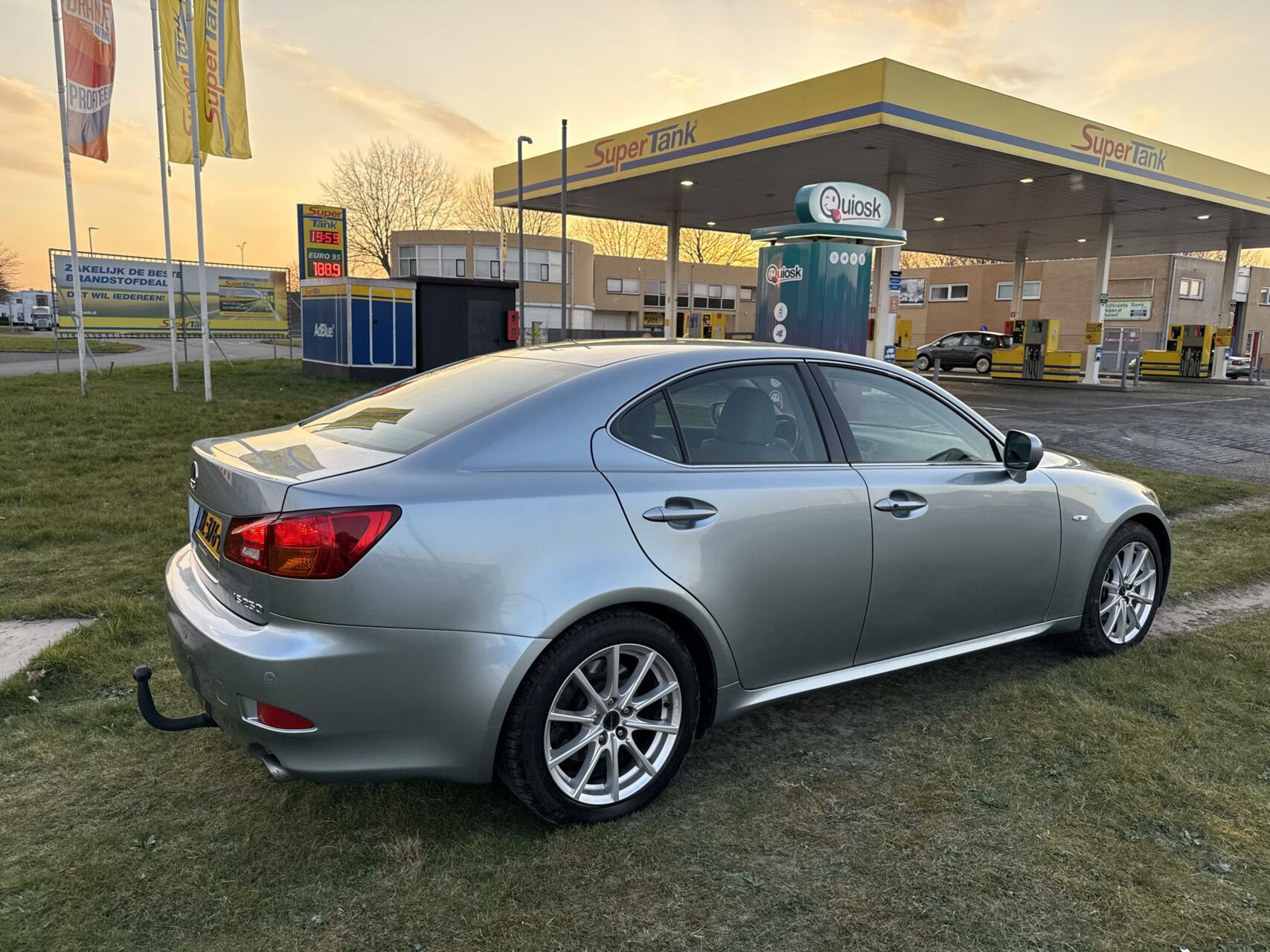 Foto van Lexus Is