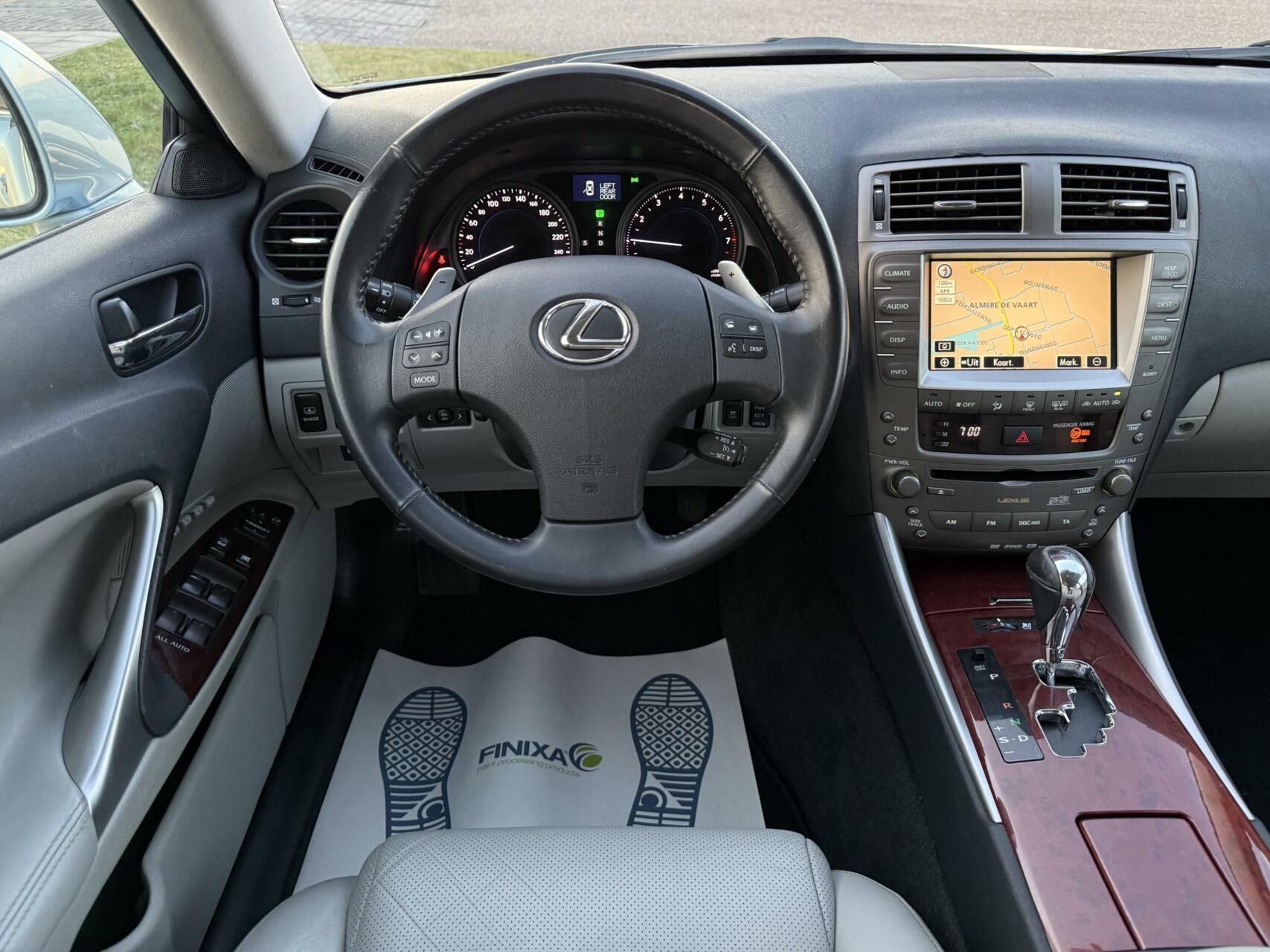 Foto van Lexus Is