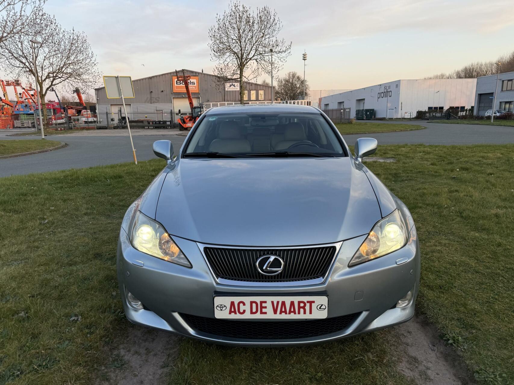 Foto van Lexus Is