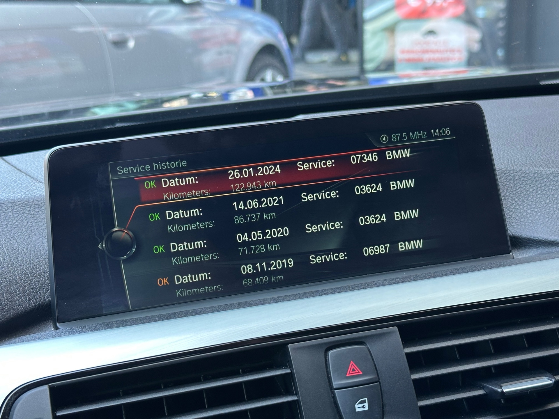 Foto van BMW 330e Iperformance
