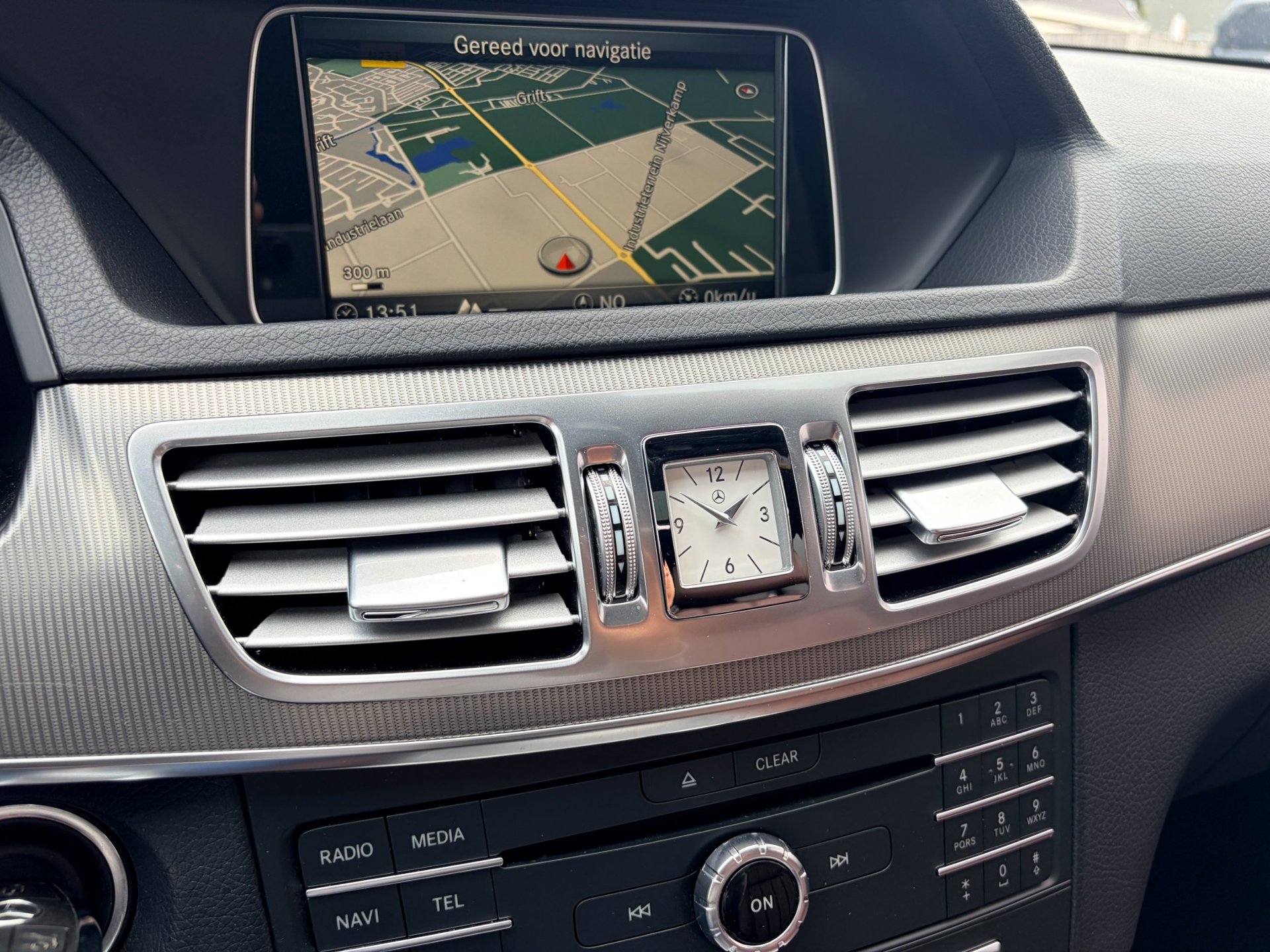 Foto van Mercedes-Benz E 200