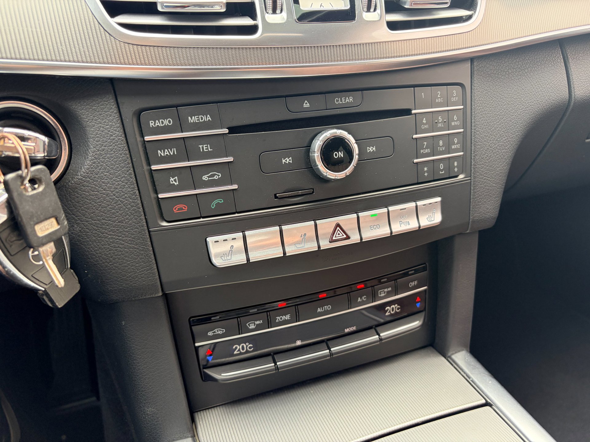 Foto van Mercedes-Benz E 200