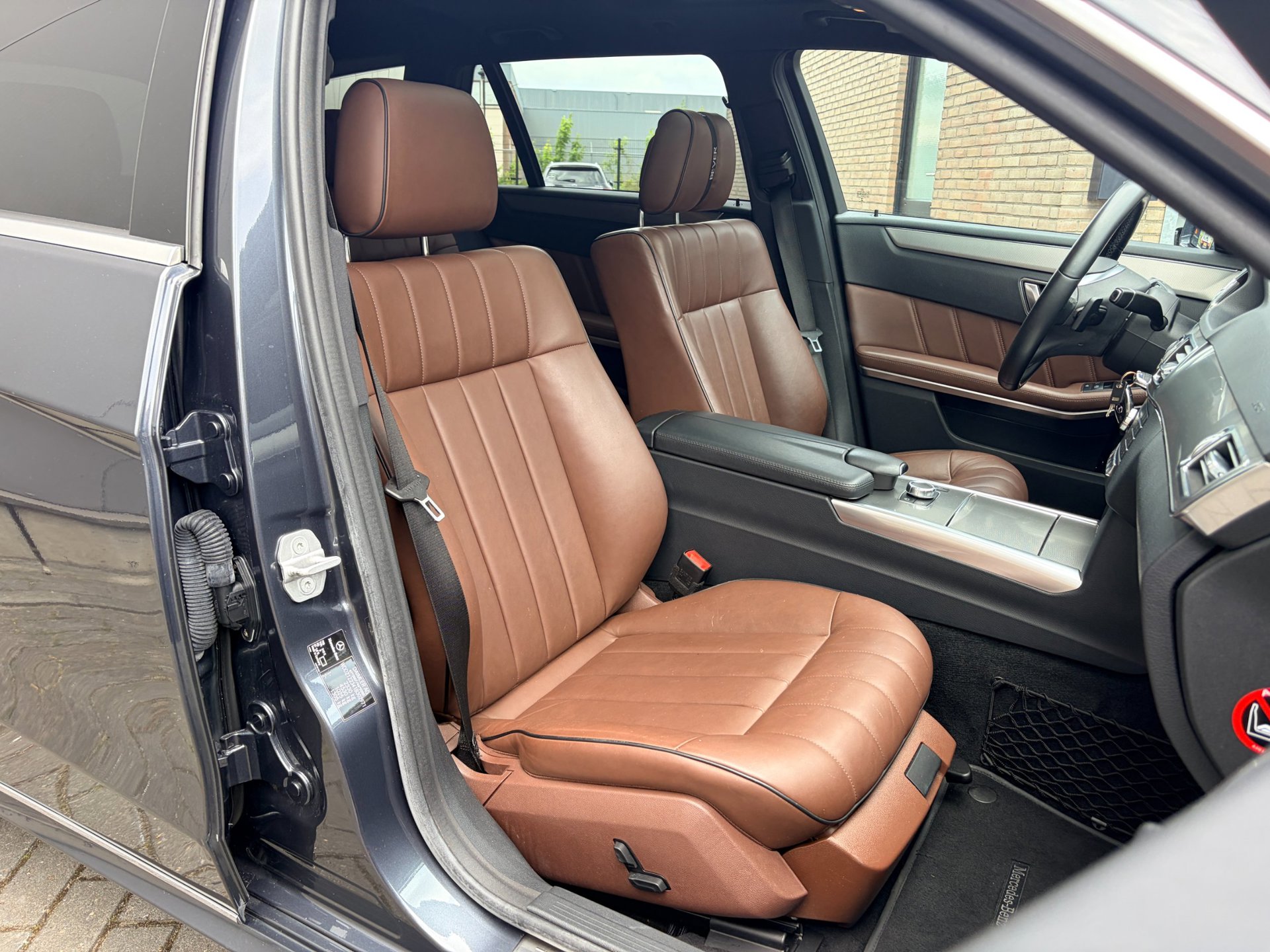 Foto van Mercedes-Benz E 200