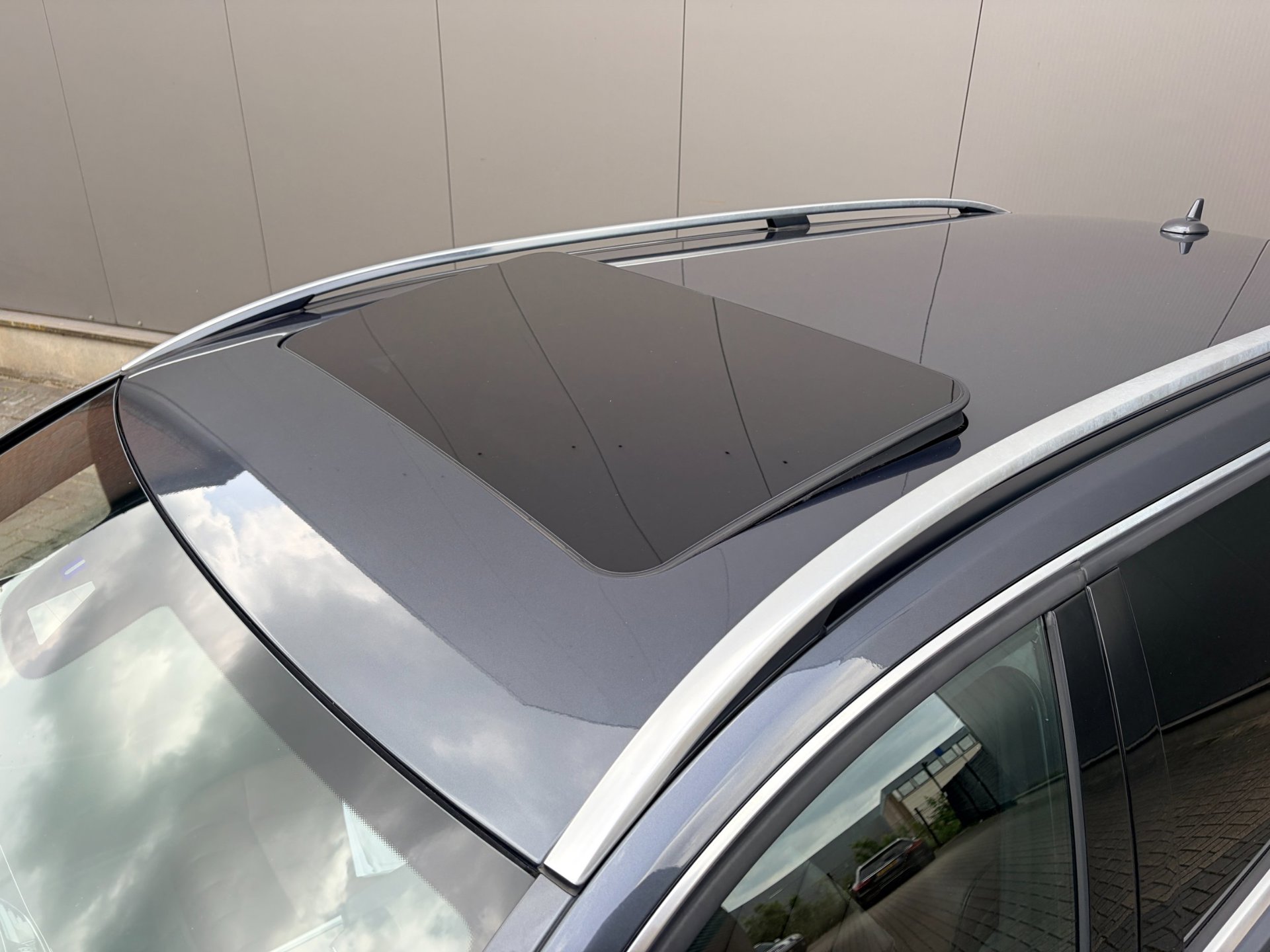Foto van Mercedes-Benz E 200