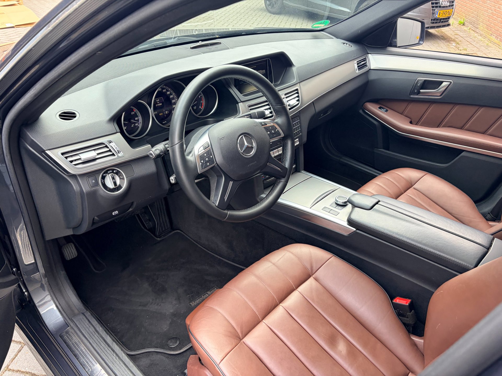 Foto van Mercedes-Benz E 200
