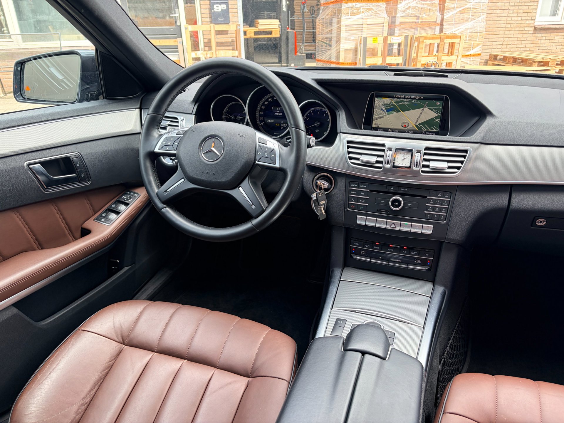 Foto van Mercedes-Benz E 200