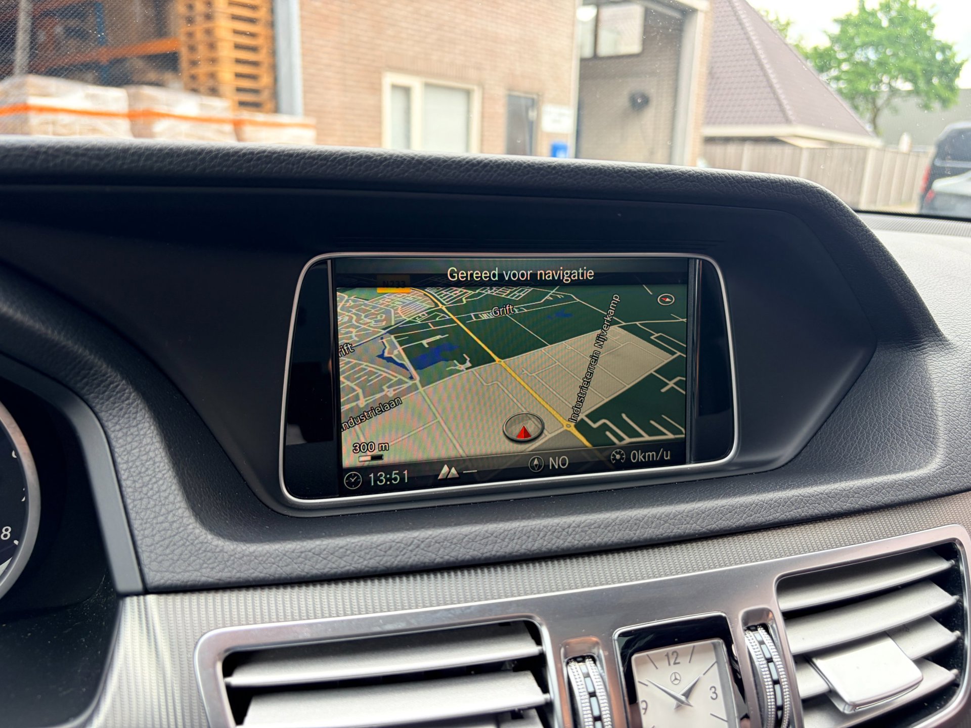Foto van Mercedes-Benz E 200