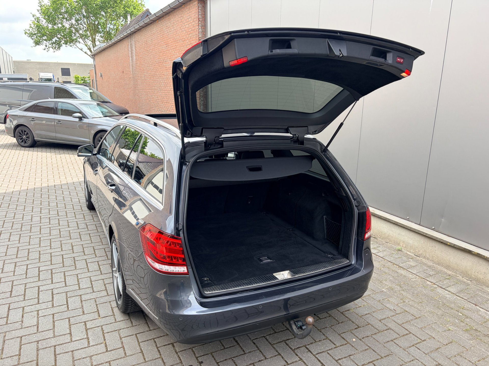 Foto van Mercedes-Benz E 200
