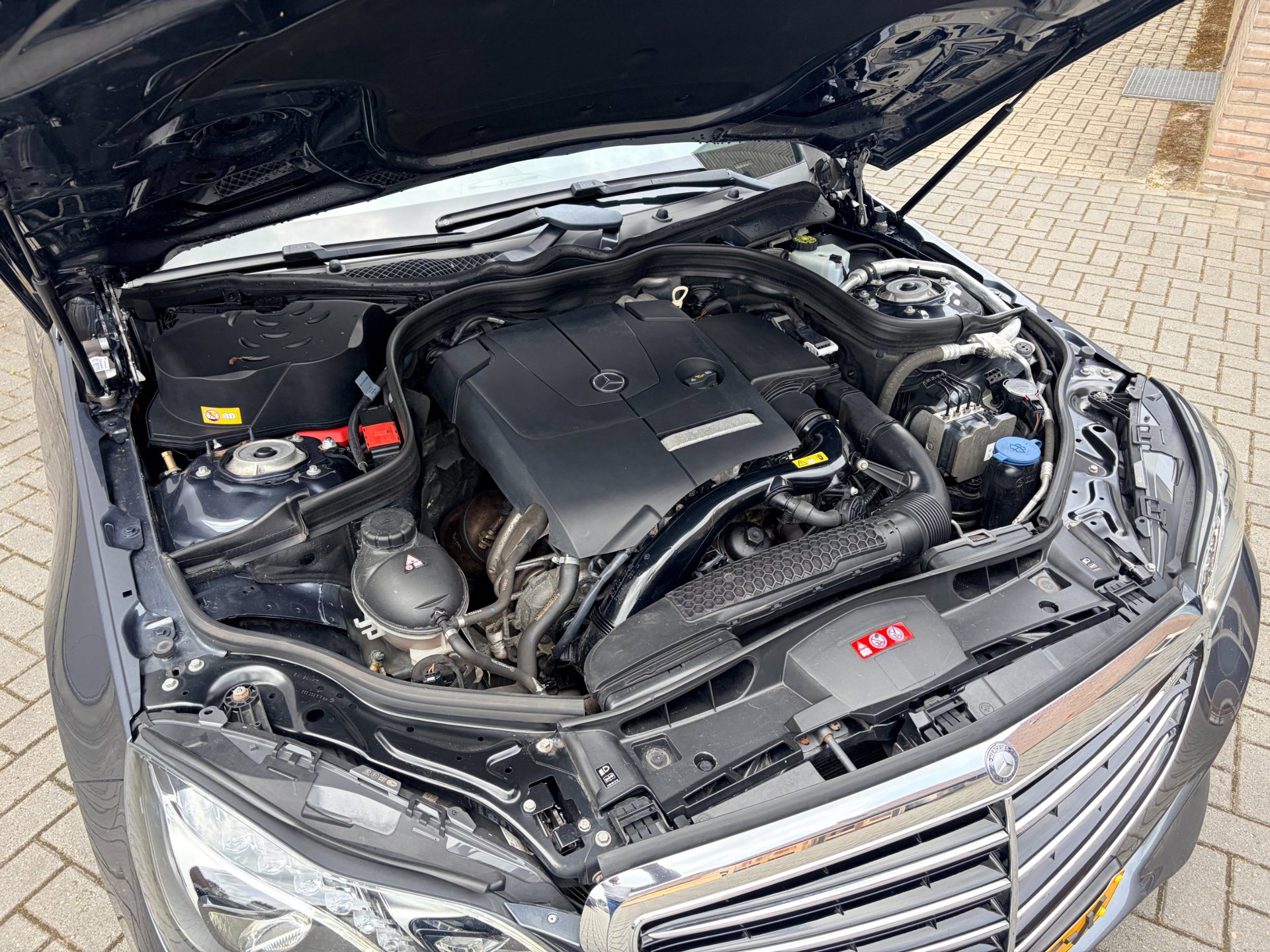 Foto van Mercedes-Benz E 200