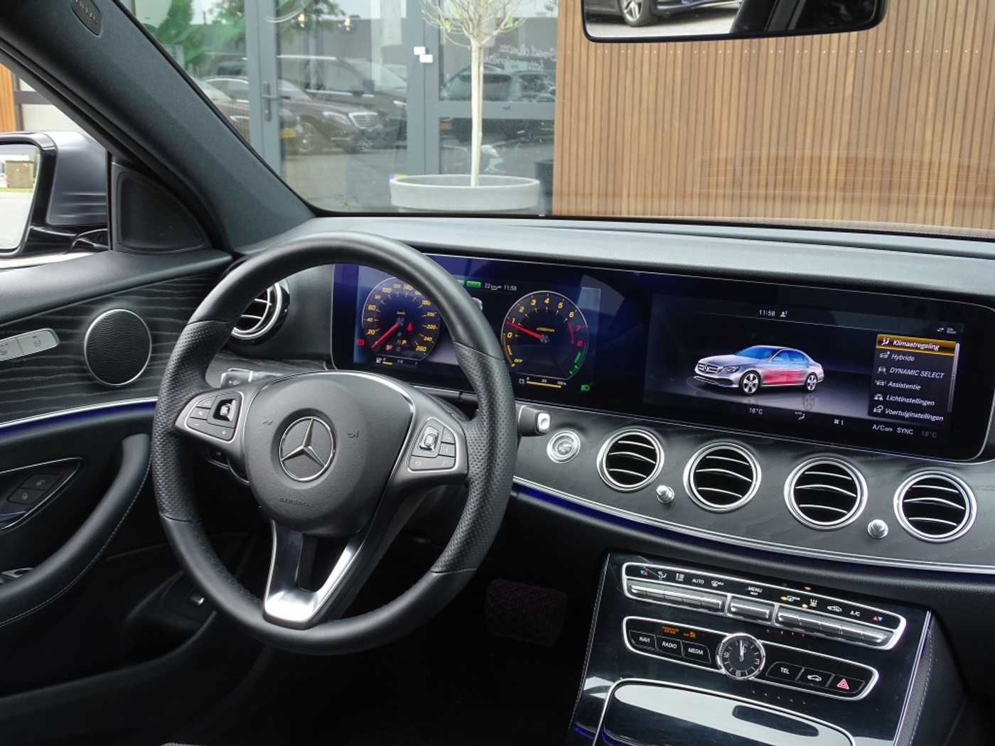 Foto van Mercedes-Benz E 350 E