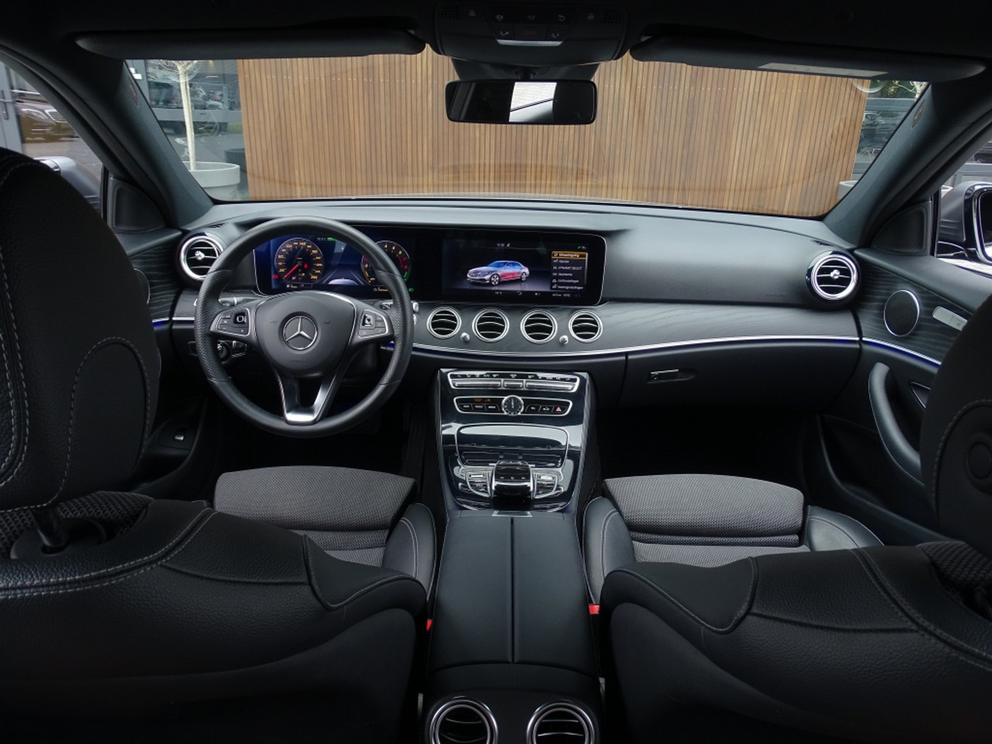 Foto van Mercedes-Benz E 350 E