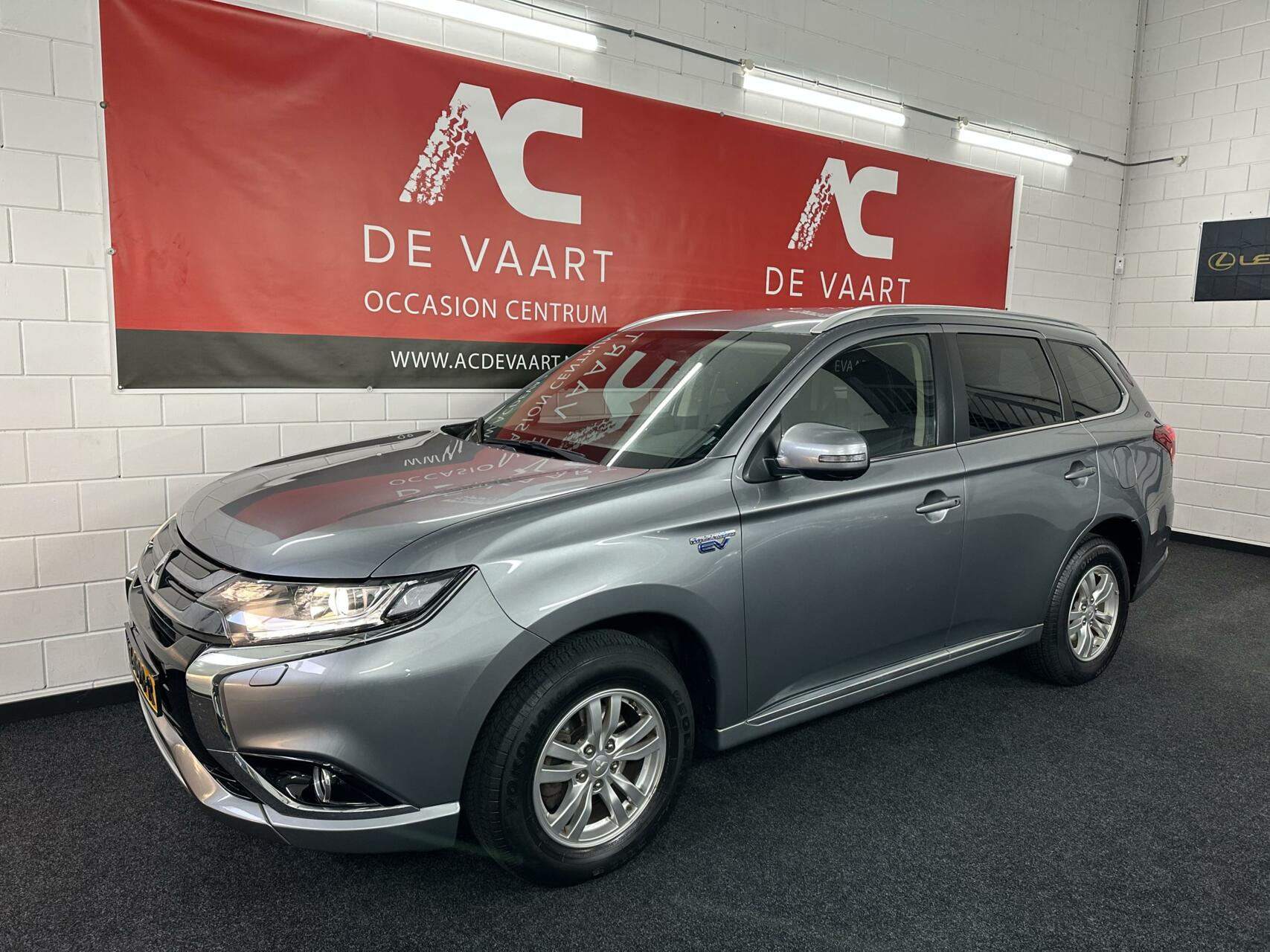 Mitsubishi Outlander 2.0 PHEV Business Edition - VERKOCHT! 2016 - voorkant