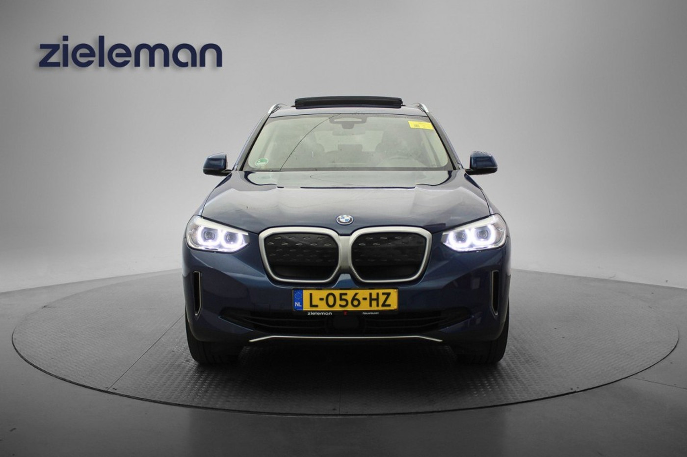 Foto van BMW Ix3