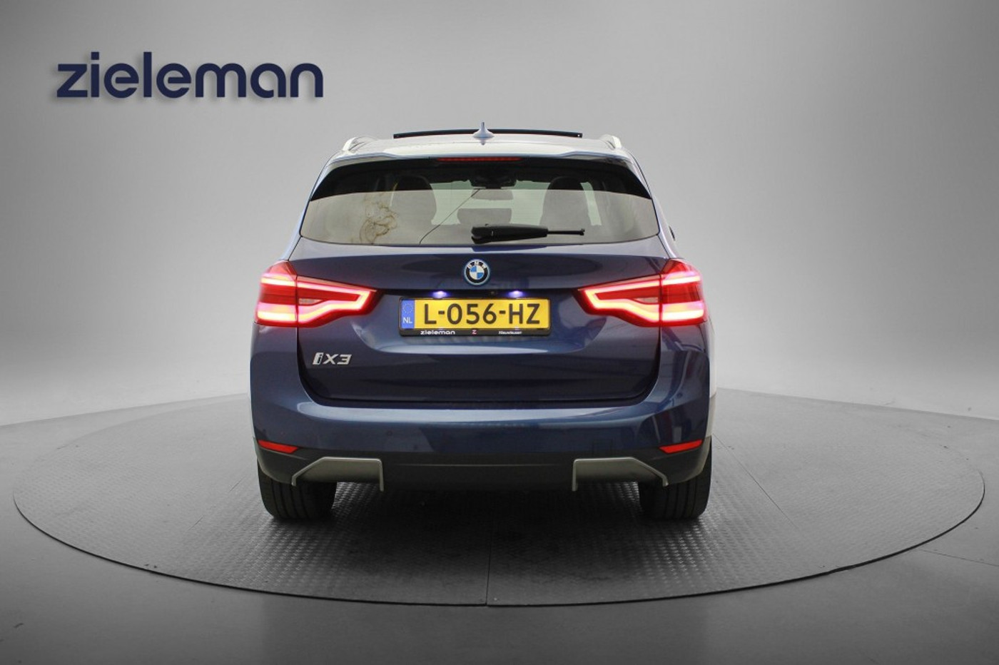 Foto van BMW Ix3
