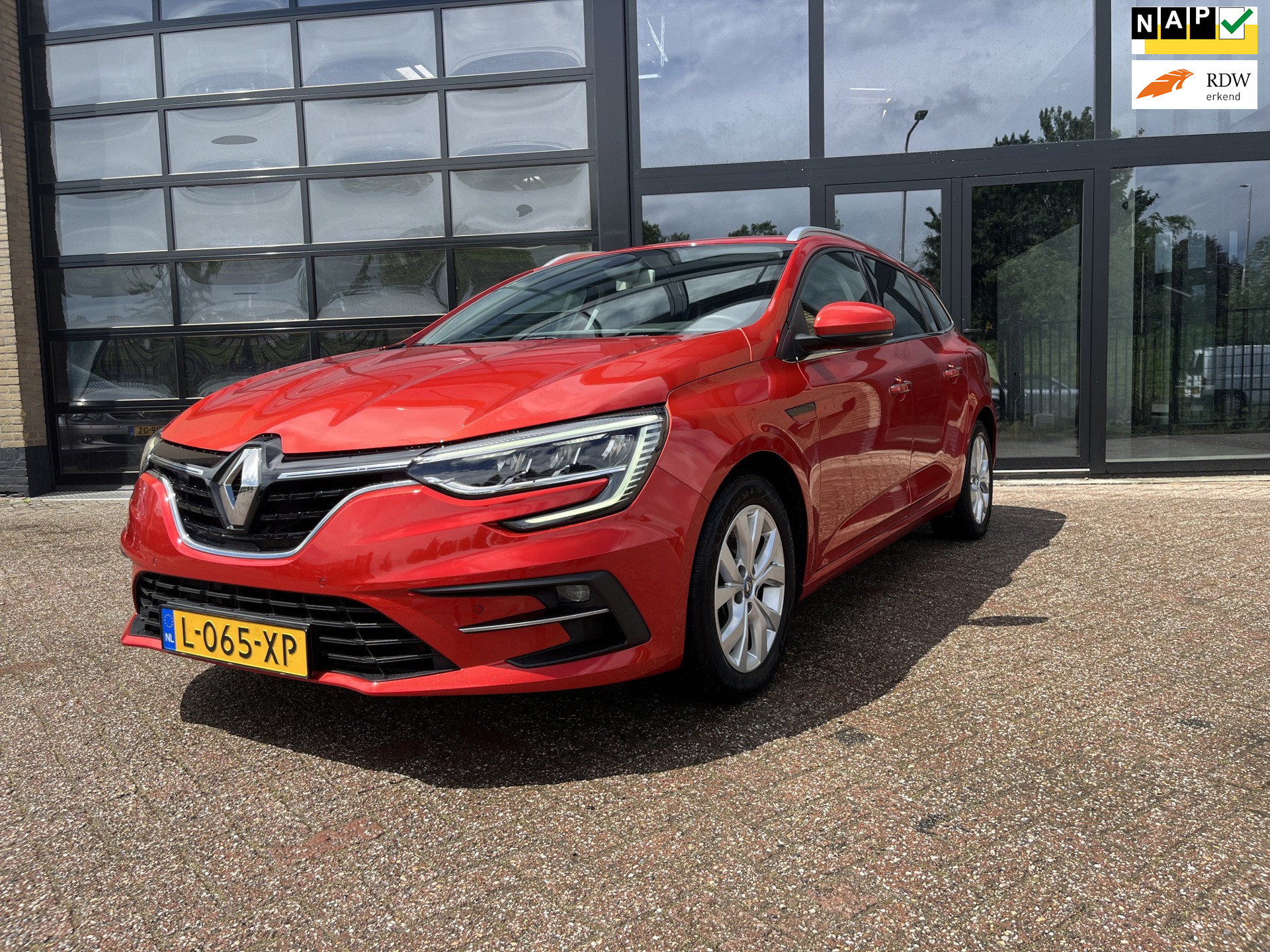 Renault Megane E-tech Plug-in Hybrid 1.6 E-Tech Plug-In Hybrid 160 Zen, 1 Eigenaar 2021 - voorkant