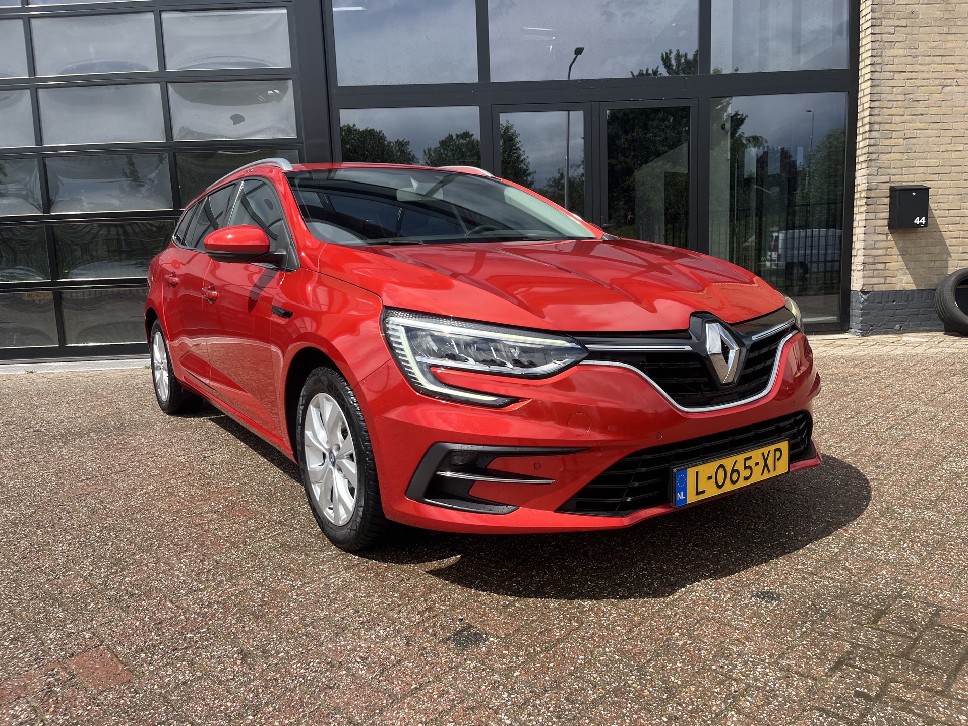 Foto van Renault Megane E-tech Plug-in Hybrid