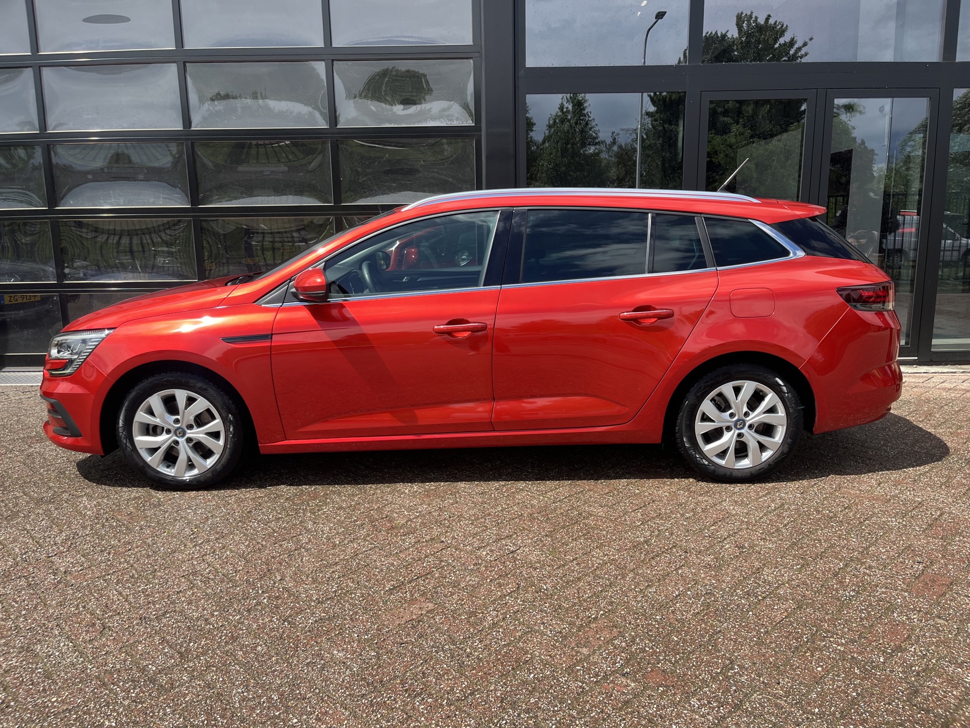 Foto van Renault Megane E-tech Plug-in Hybrid