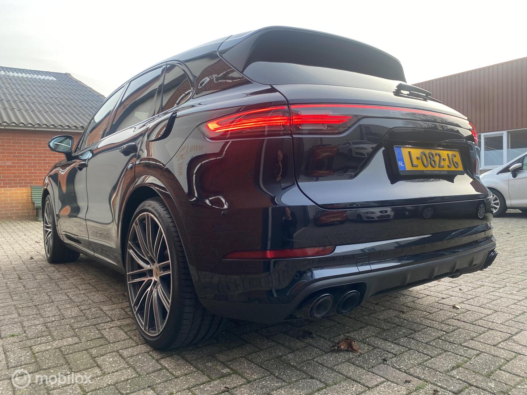 Foto van Porsche Cayenne E-hybrid