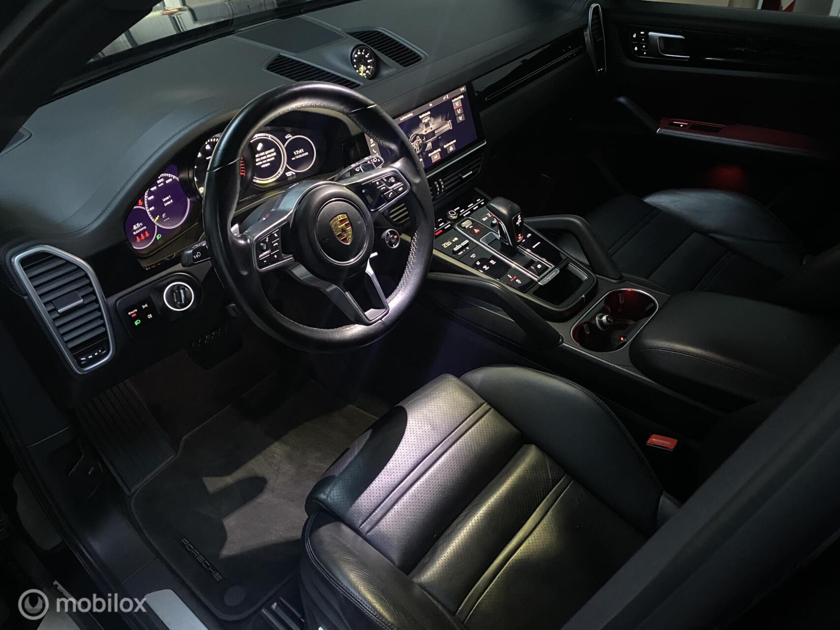 Foto van Porsche Cayenne E-hybrid