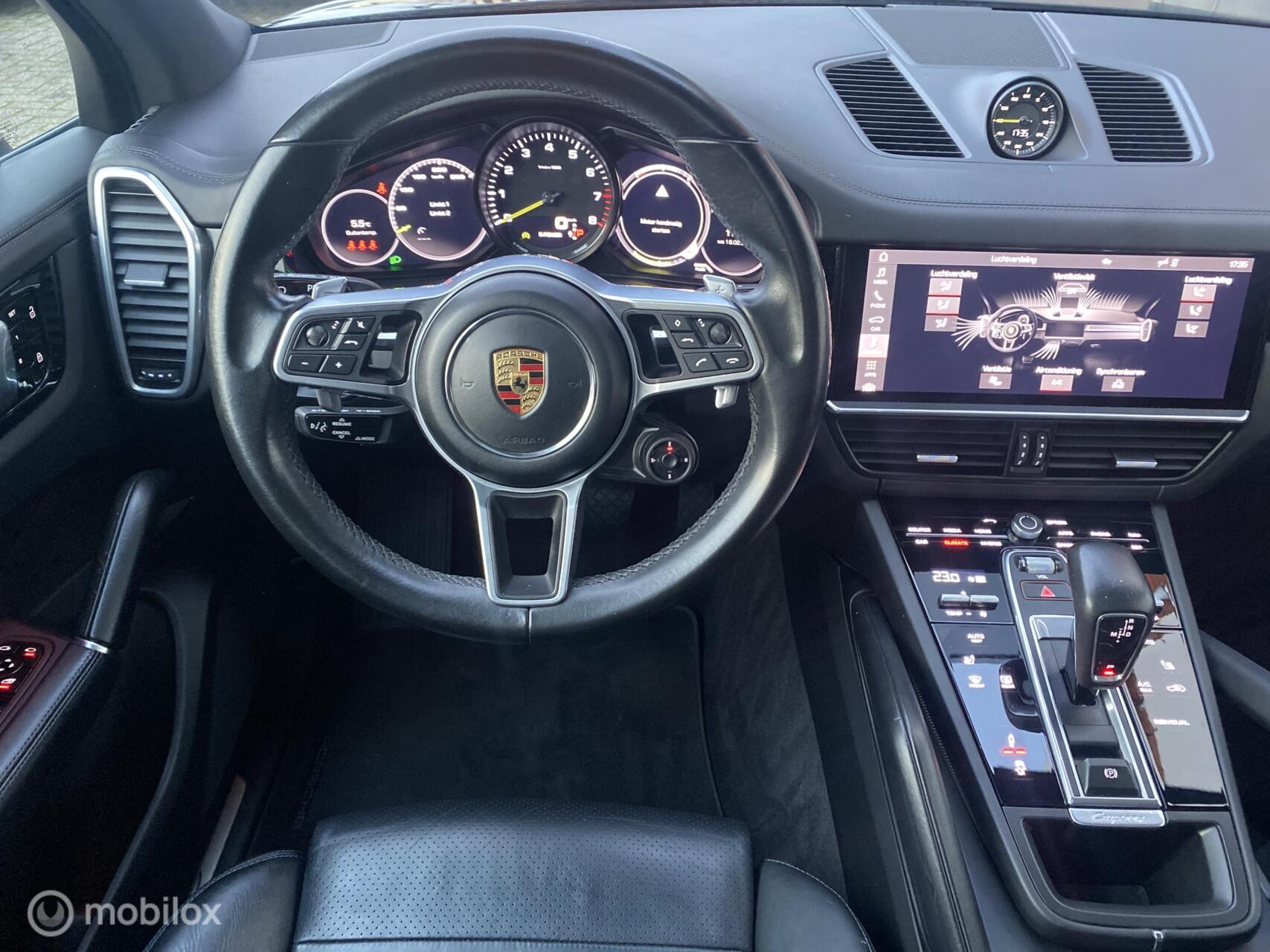 Foto van Porsche Cayenne E-hybrid