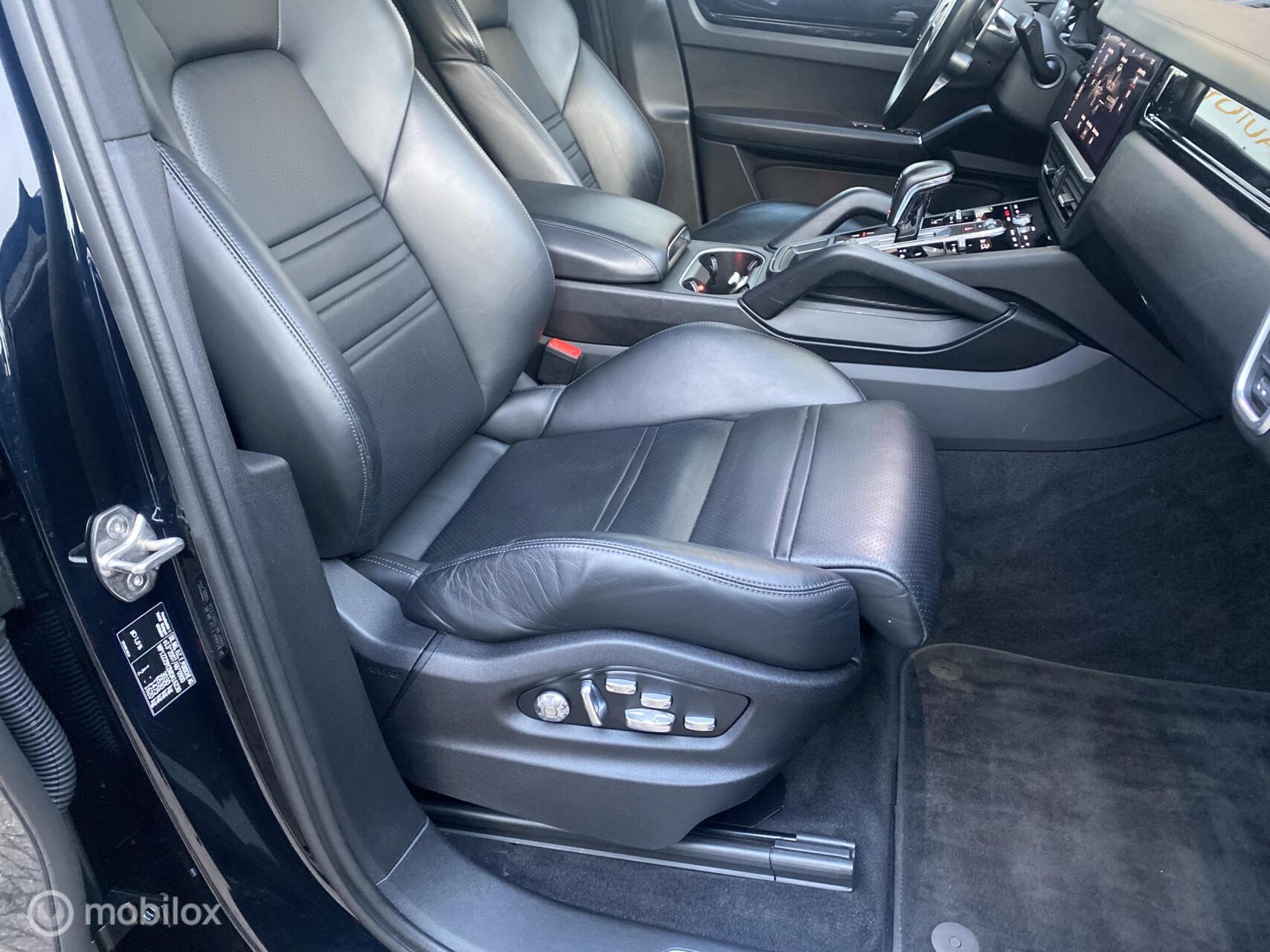 Foto van Porsche Cayenne E-hybrid