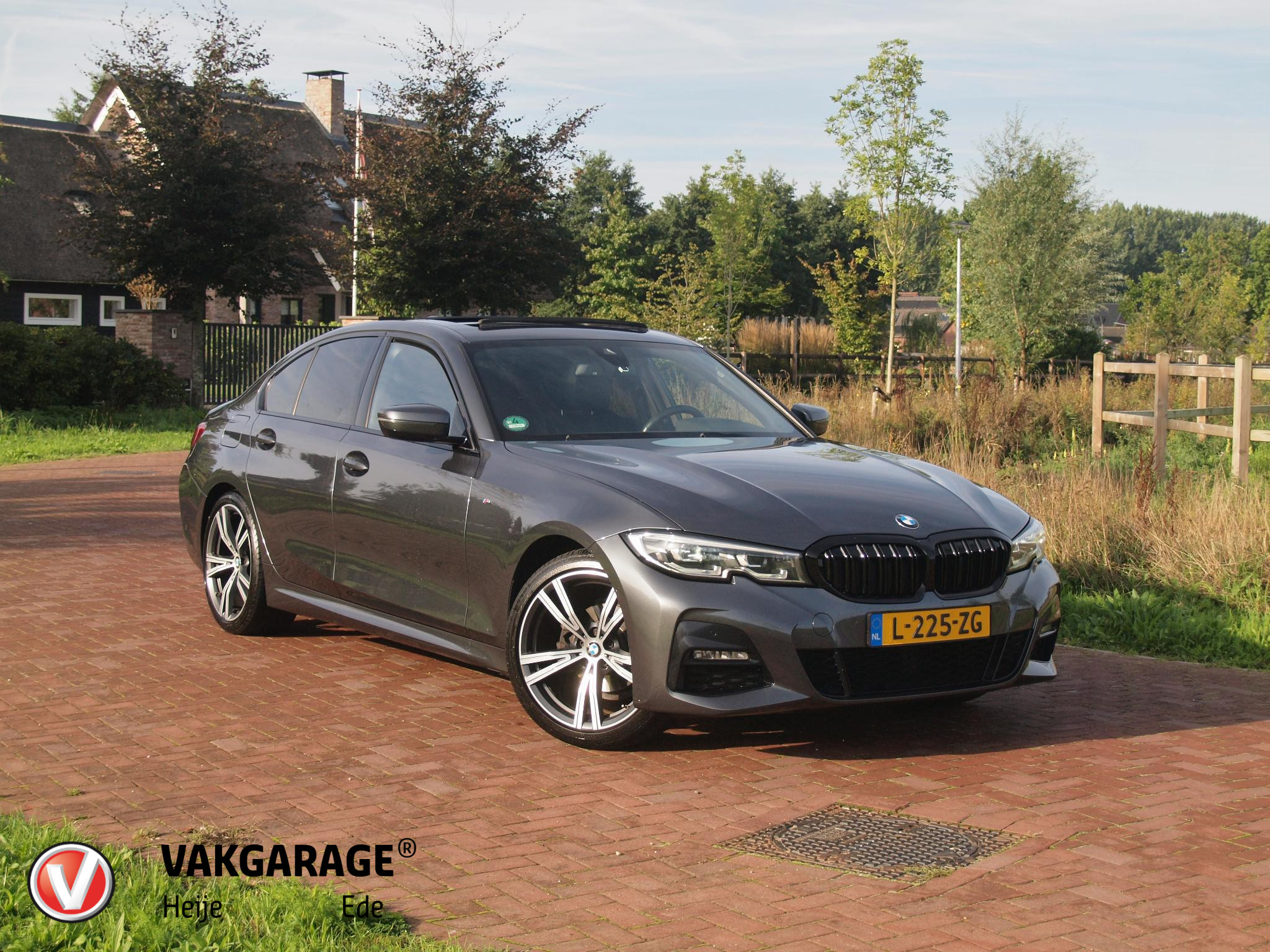 BMW 318i 318i Business Edition 2021 - voorkant