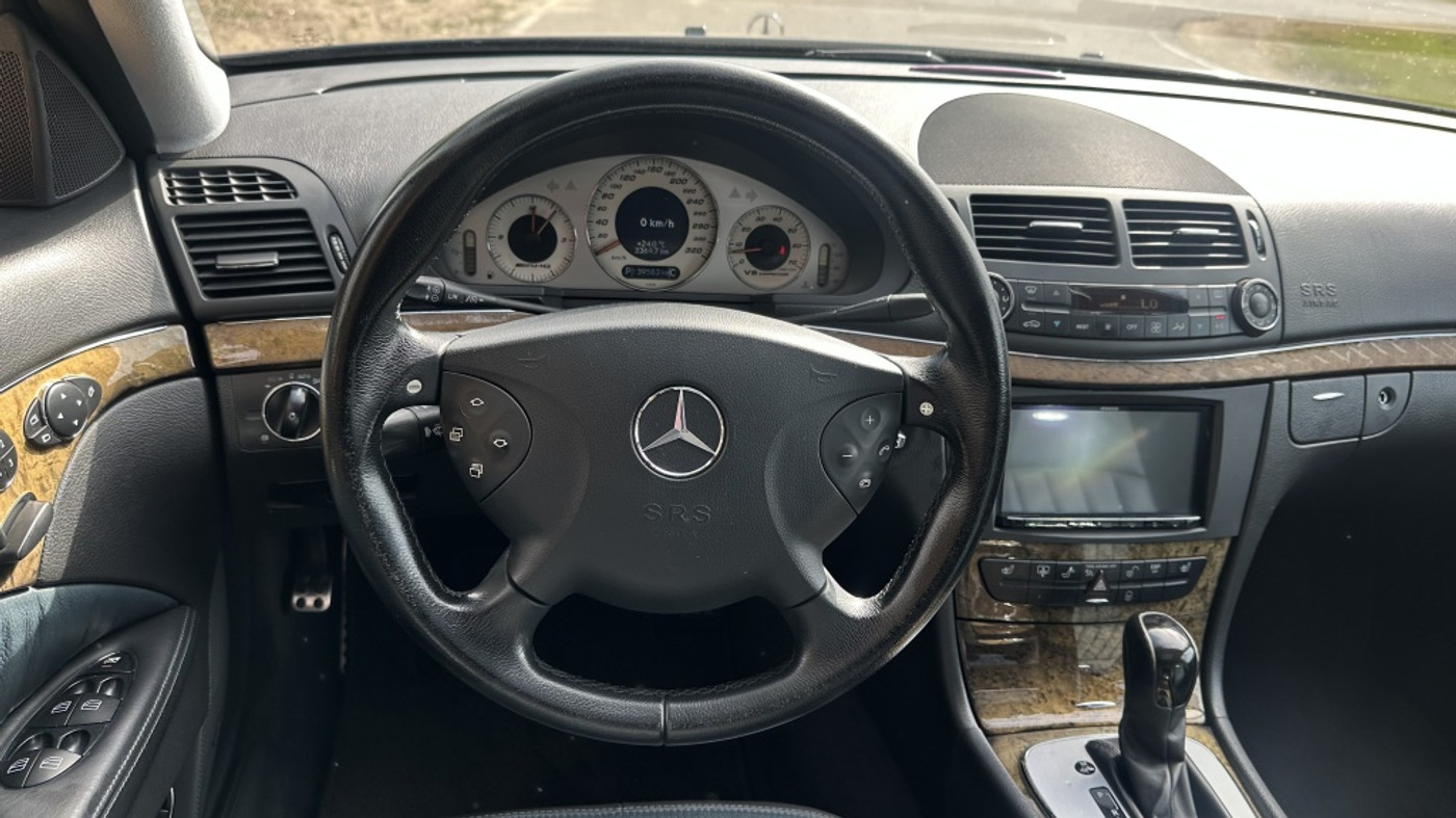 Foto van Mercedes-Benz E 55 AMG
