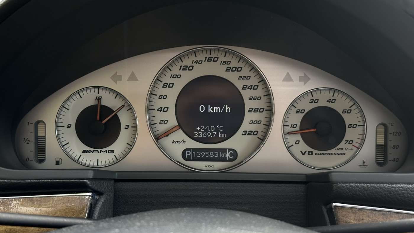 Foto van Mercedes-Benz E 55 AMG