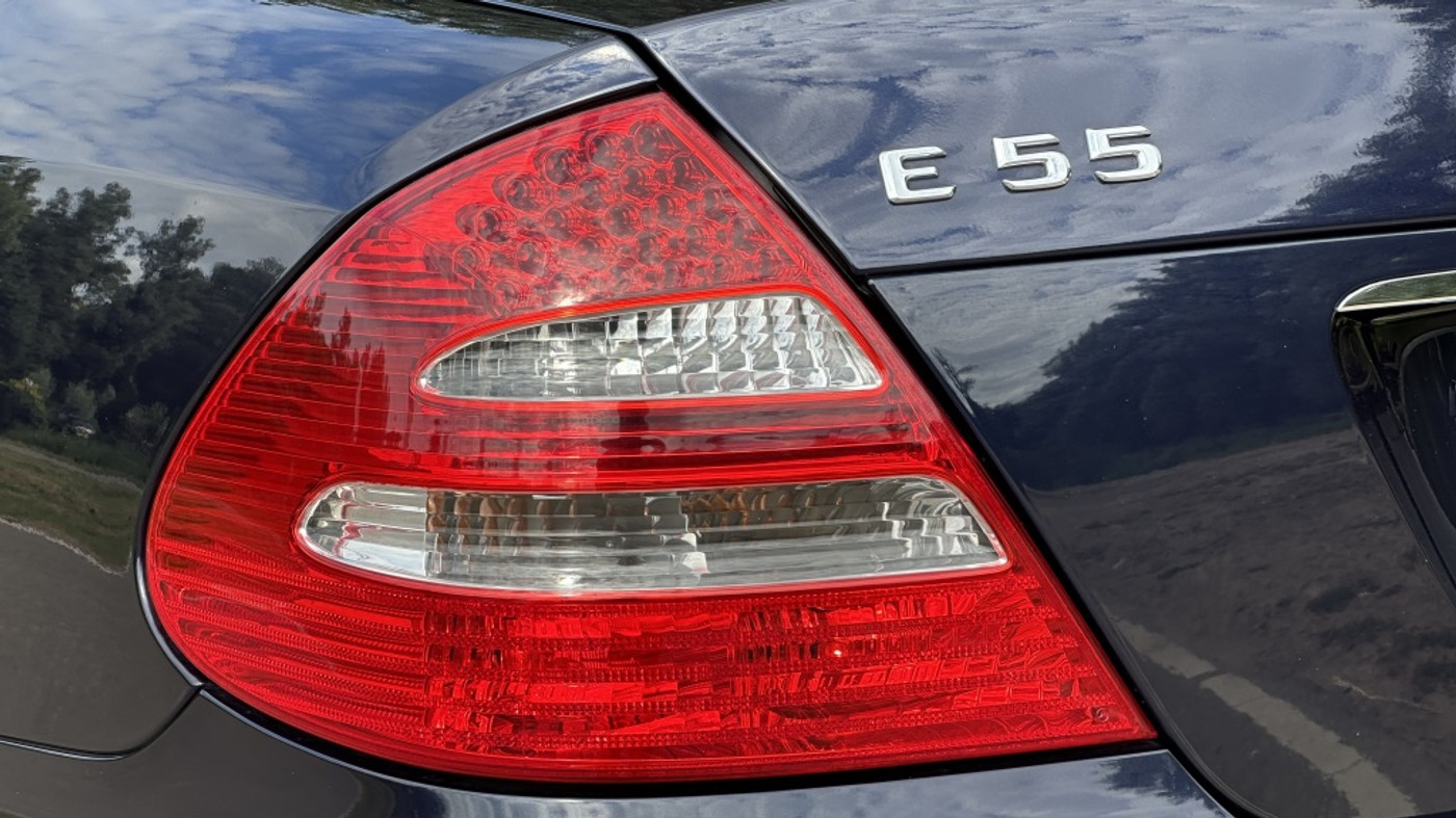 Foto van Mercedes-Benz E 55 AMG