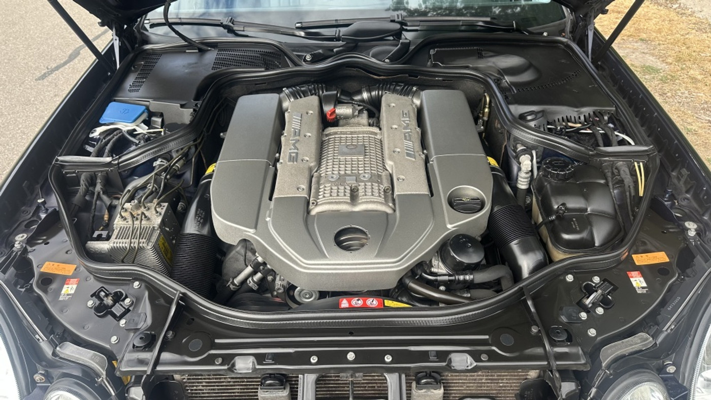 Foto van Mercedes-Benz E 55 AMG