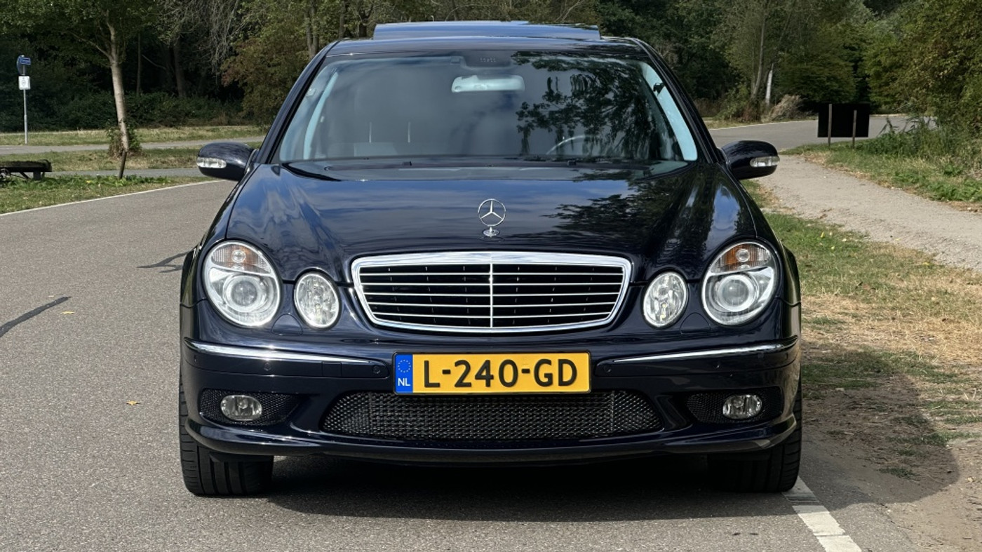 Foto van Mercedes-Benz E 55 AMG
